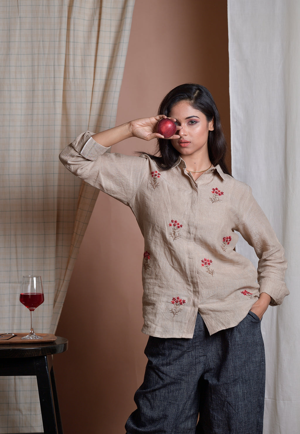 Delicate imagination - Hand embroidered linen shirt image 2