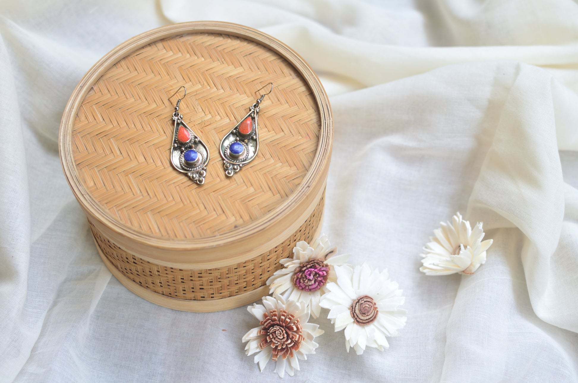 Tibetan earrings - Lapis poem image 0