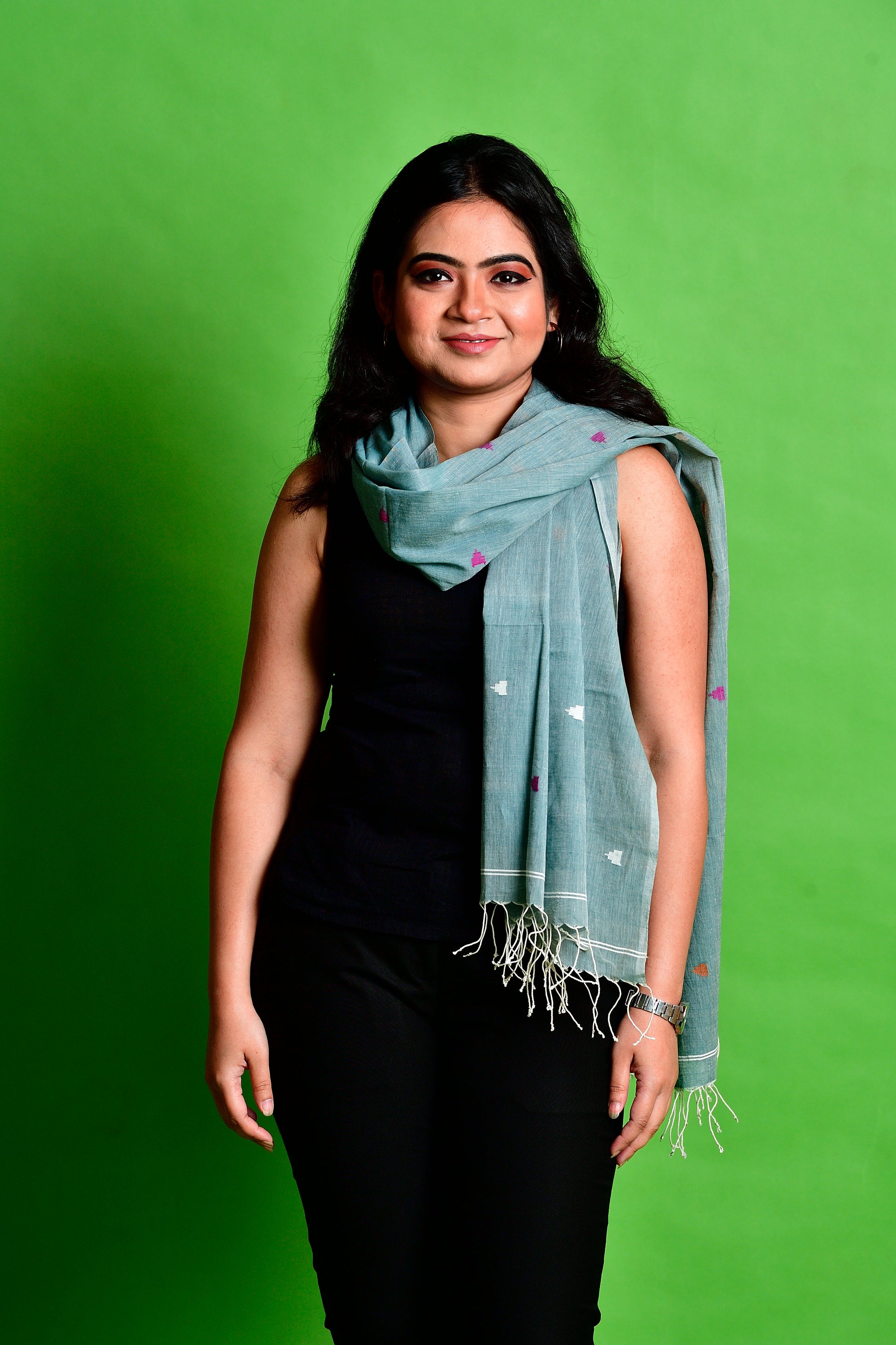 Grey jamdani stole with multicoloured buta image 2