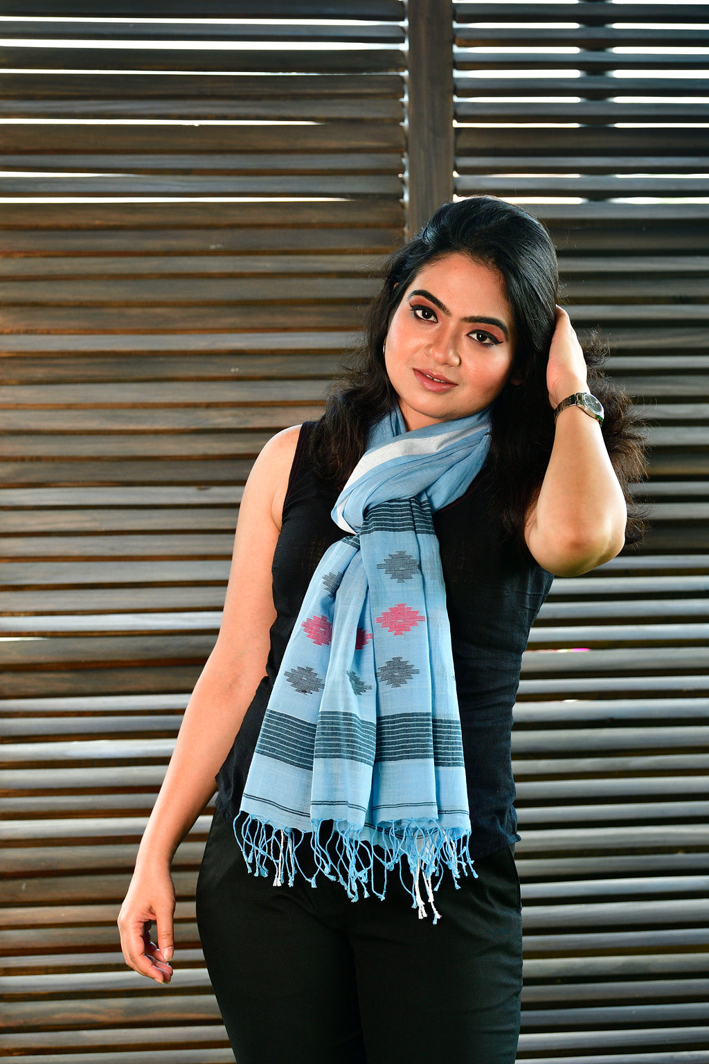 Jamdani stole in soft blue image 2