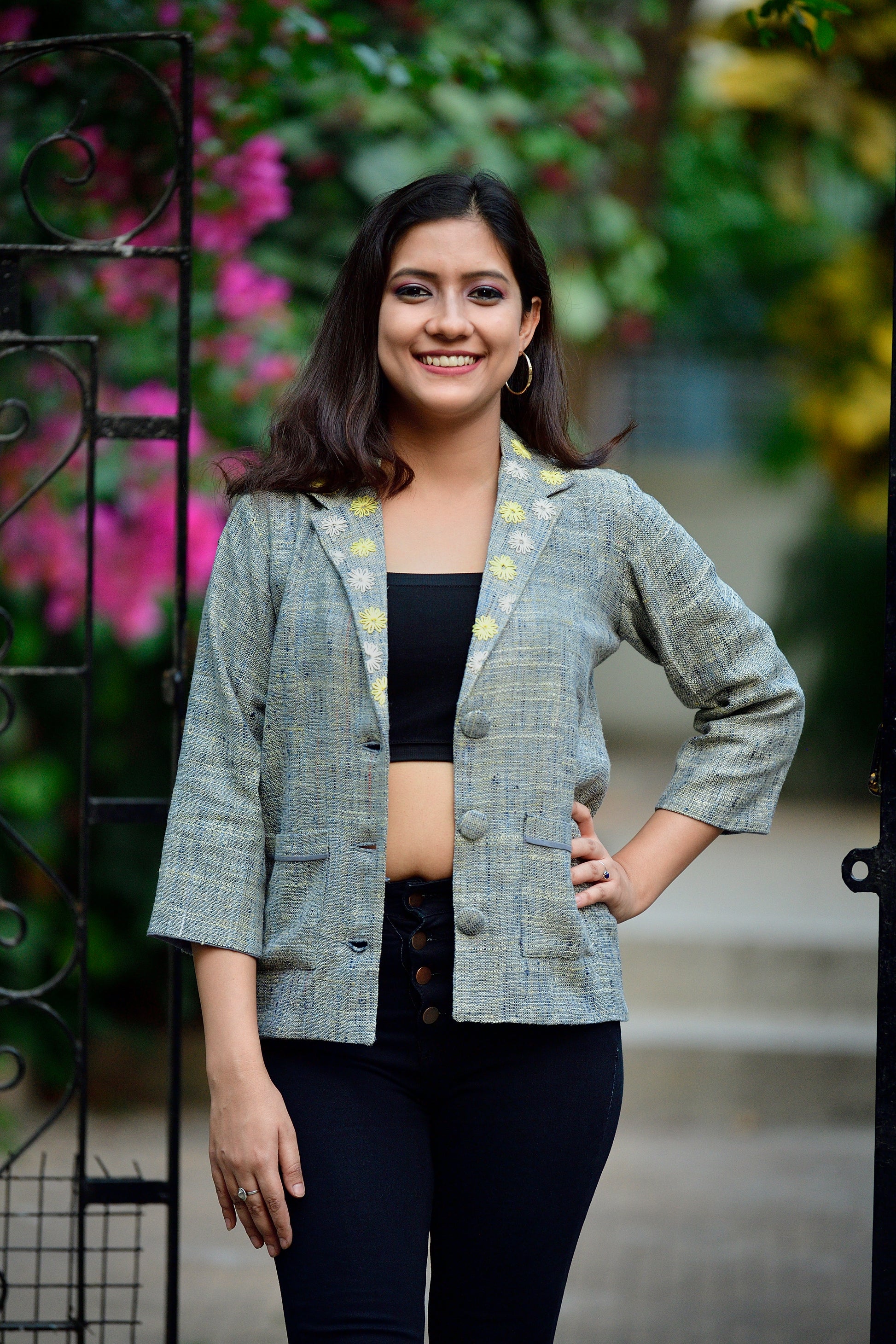 Daisy - cotton blazer with hand embroidery image 2