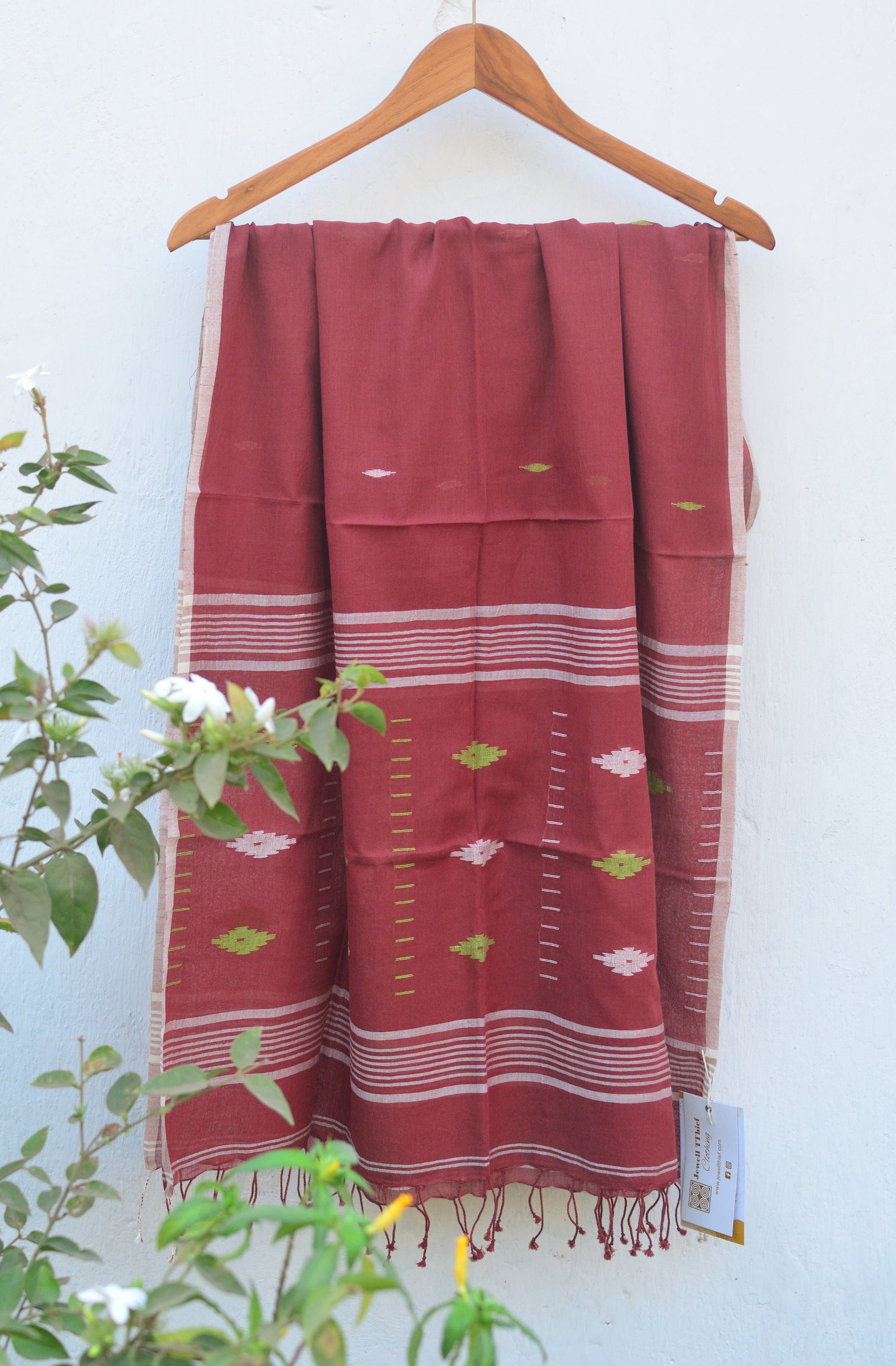 Handwoven Jamdani stole in brown image 0