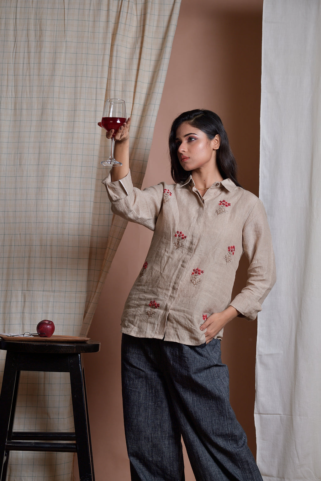 Delicate imagination - Hand embroidered linen shirt image 5