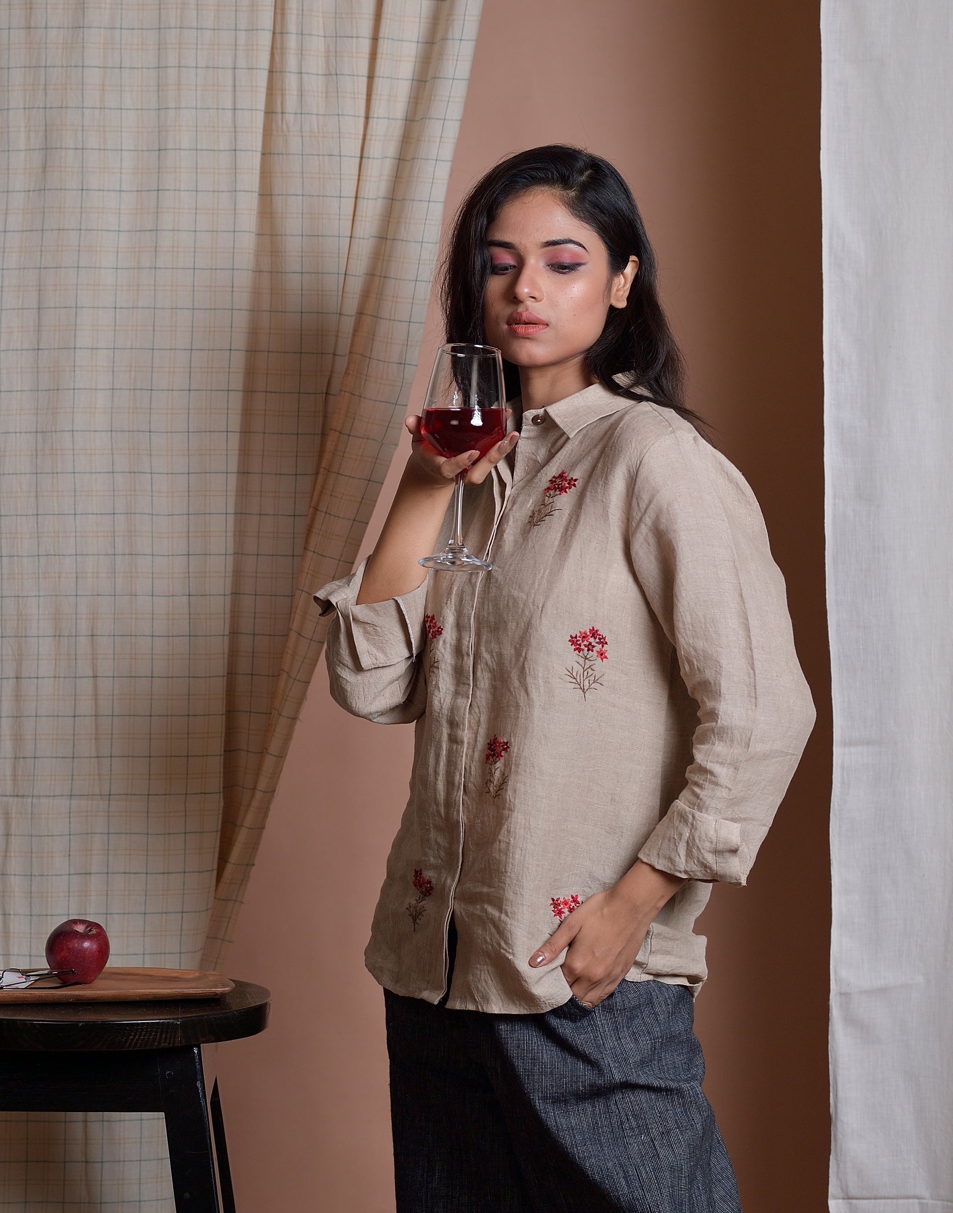 Delicate imagination - Hand embroidered linen shirt image 6