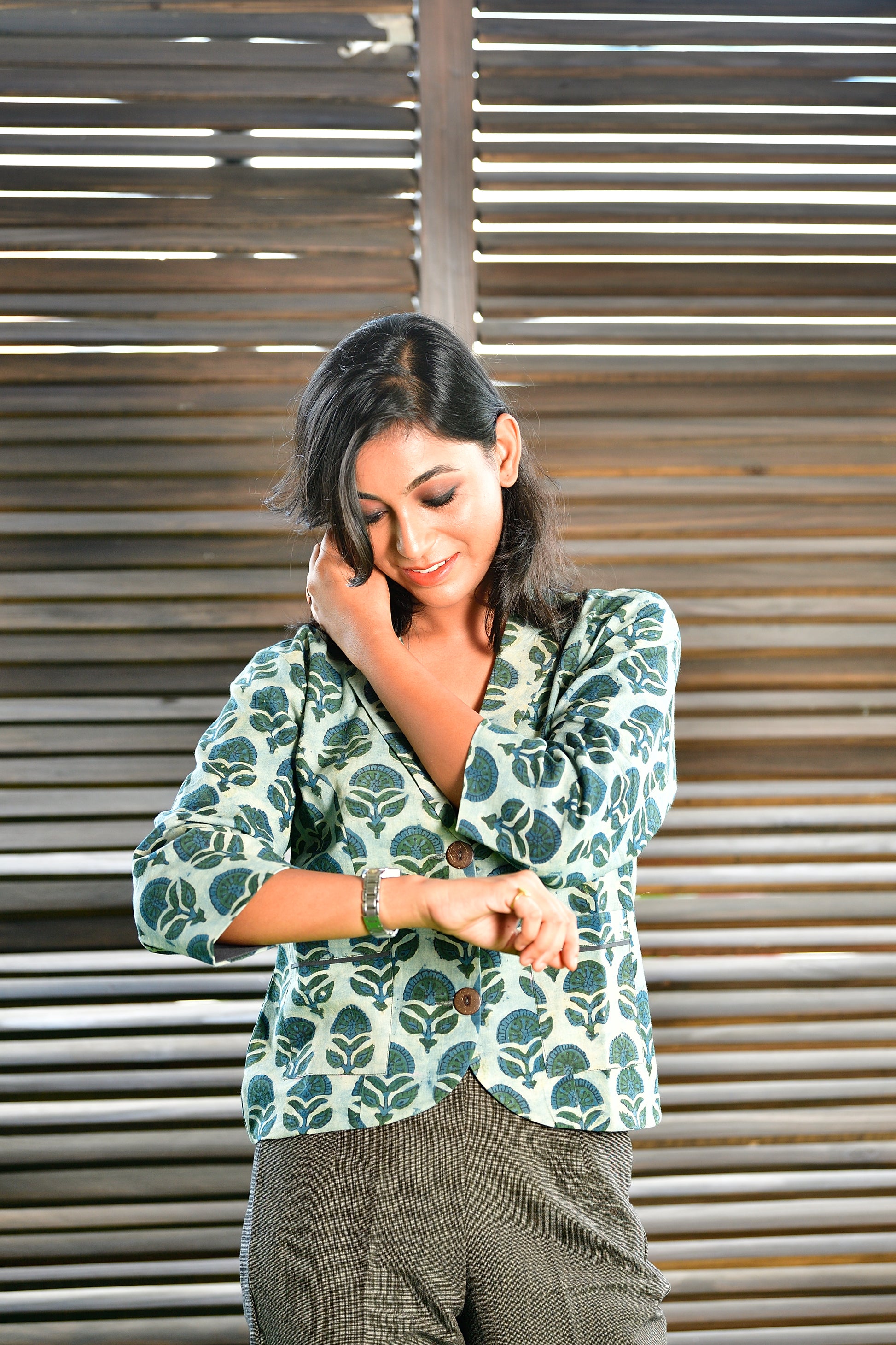 Aaronyak - cotton blazer - big floral motif image 2