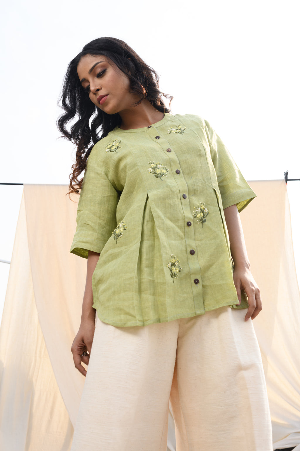 Meadow bloom - Hand embroidered linen shirt