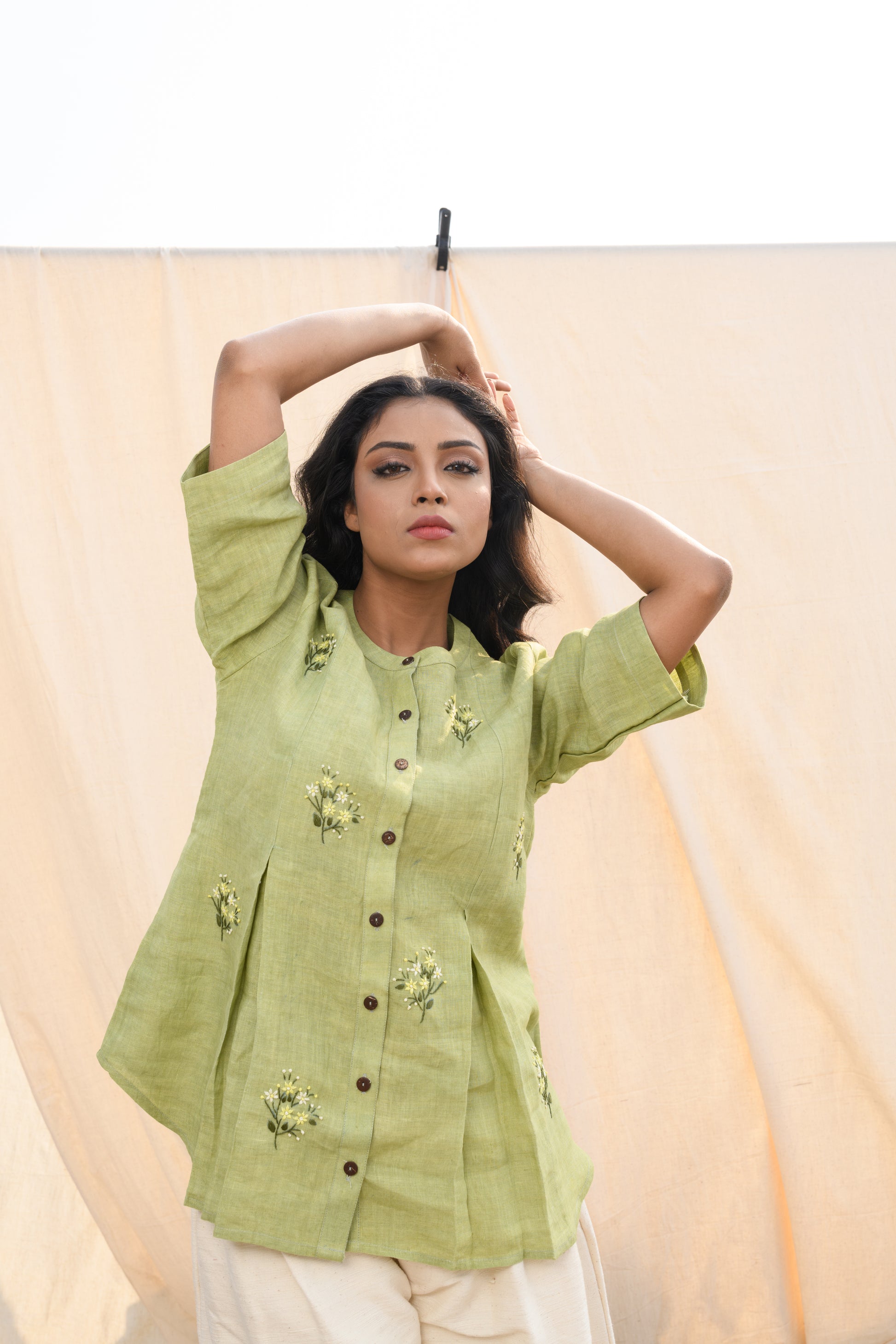 Meadow bloom - Hand embroidered linen shirt