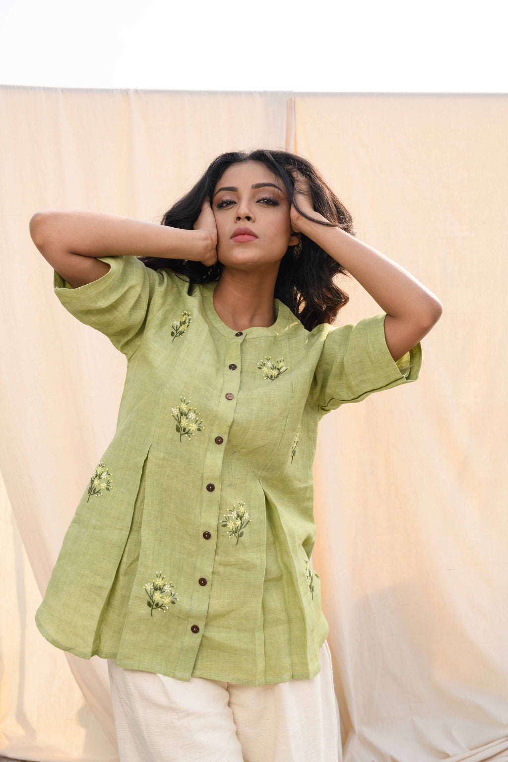 Meadow bloom - Hand embroidered linen shirt