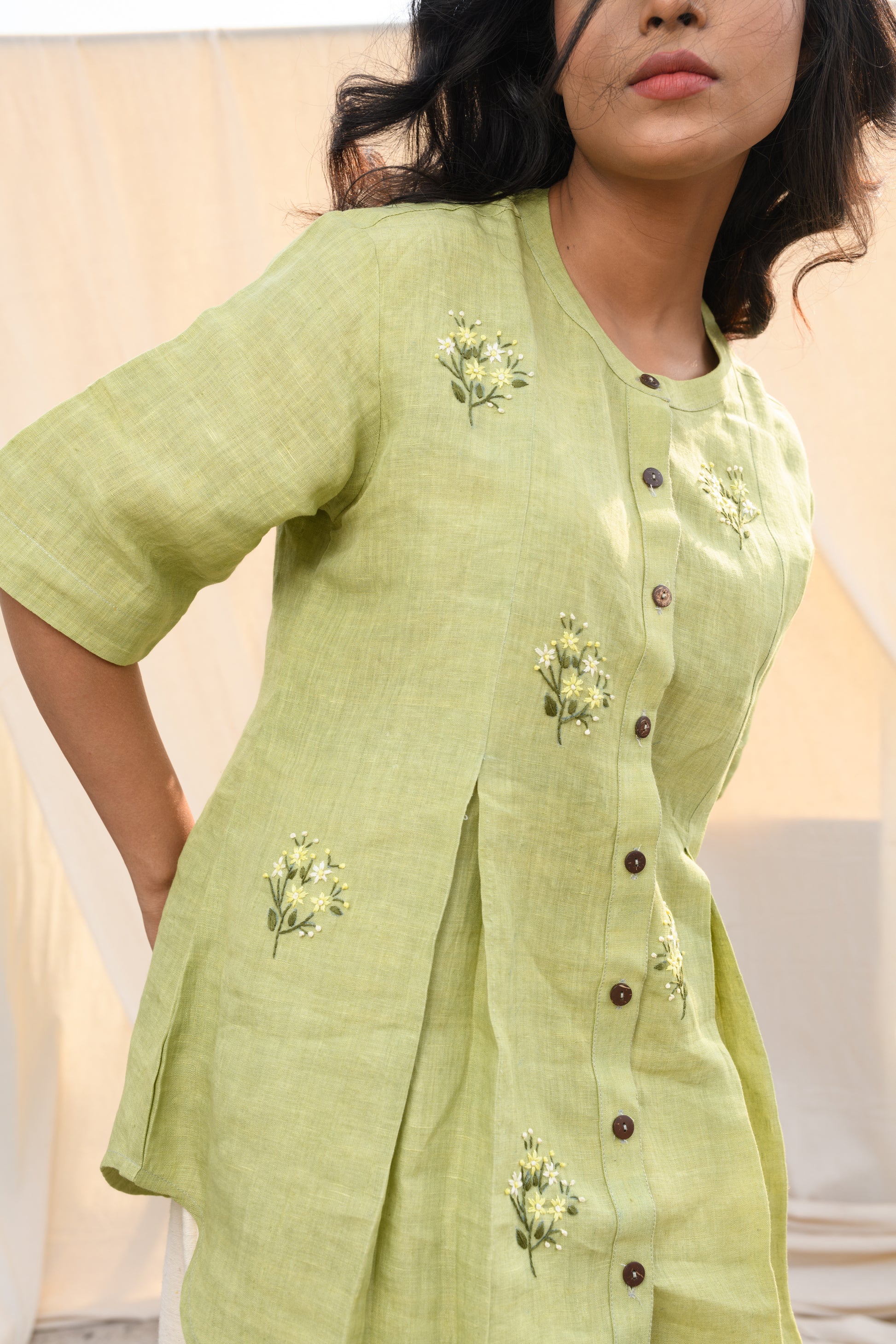 Meadow bloom - Hand embroidered linen shirt