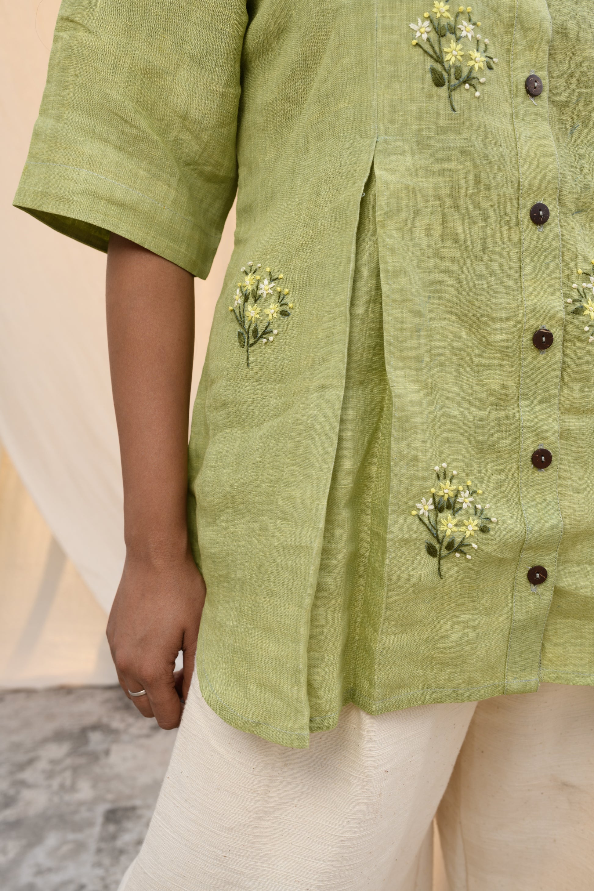 Meadow bloom - Hand embroidered linen shirt