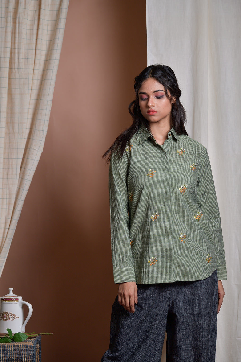 Mystical Moss - Hand-embroidered cotton shirt