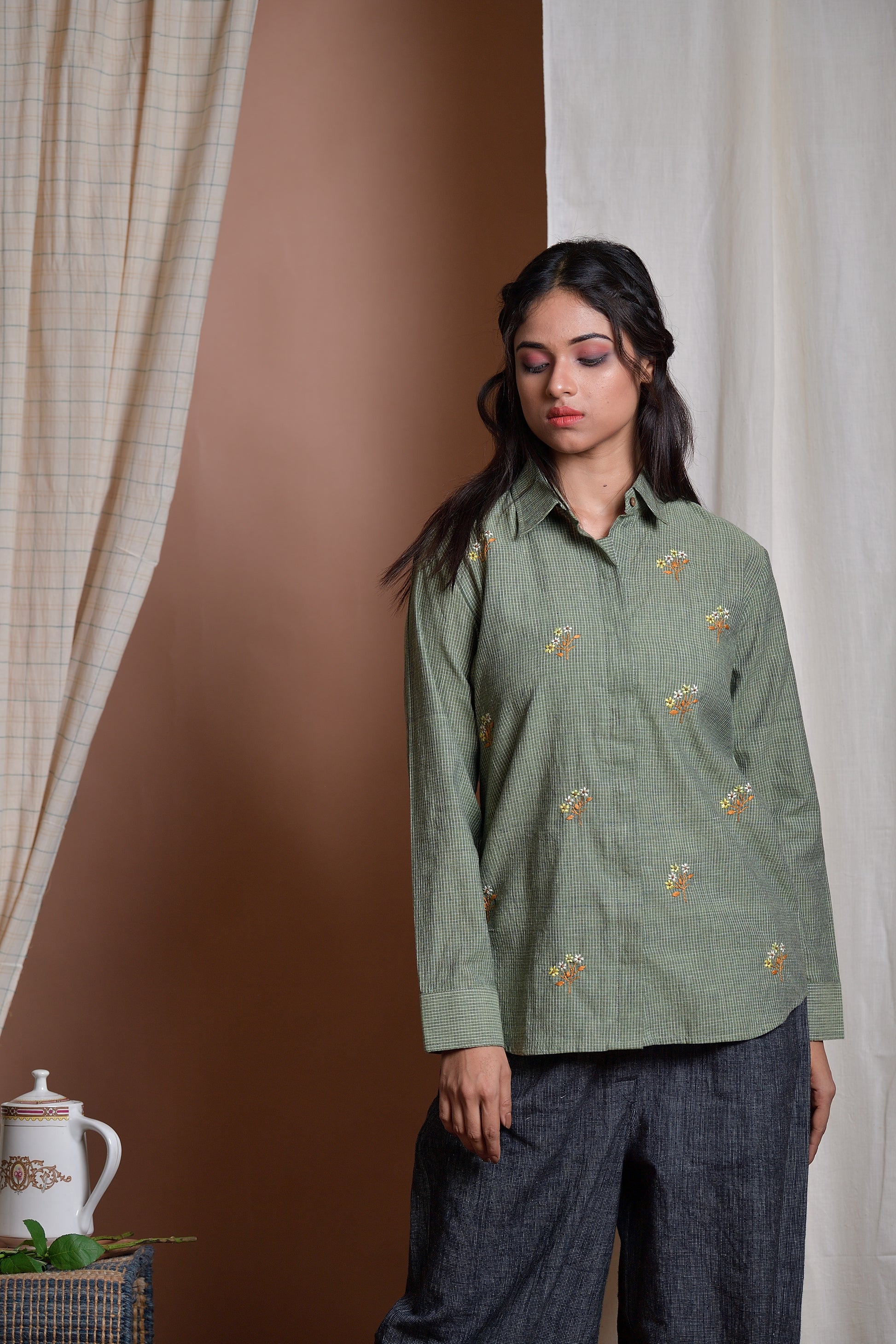 Mystical Moss - Hand-embroidered cotton shirt