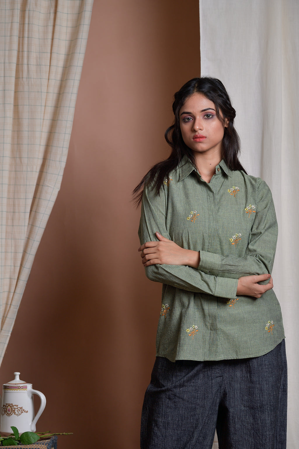 Mystical Moss - Hand-embroidered cotton shirt