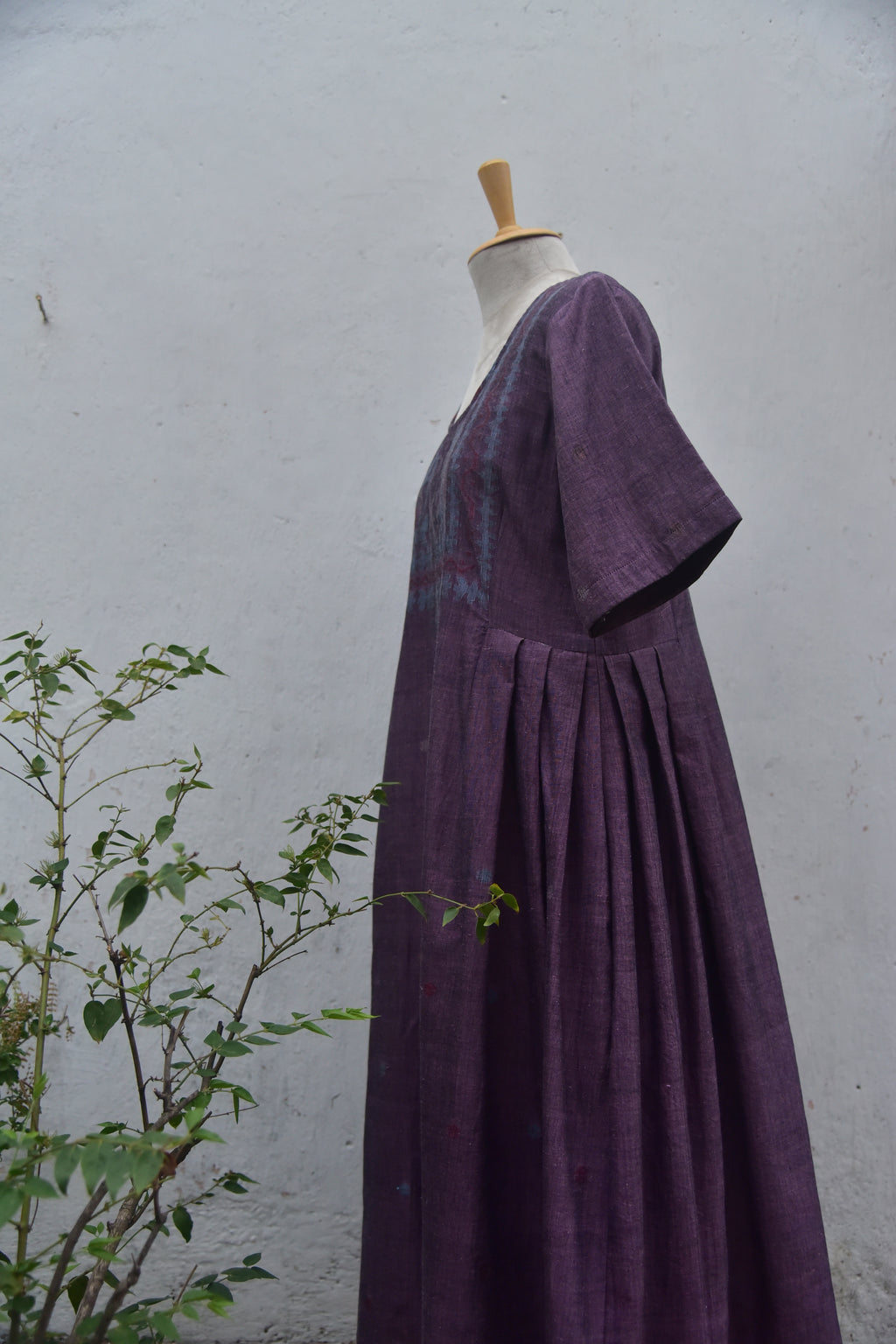 Majestic Mauve Handspun & Handwoven Jamdani Cotton Dress Side