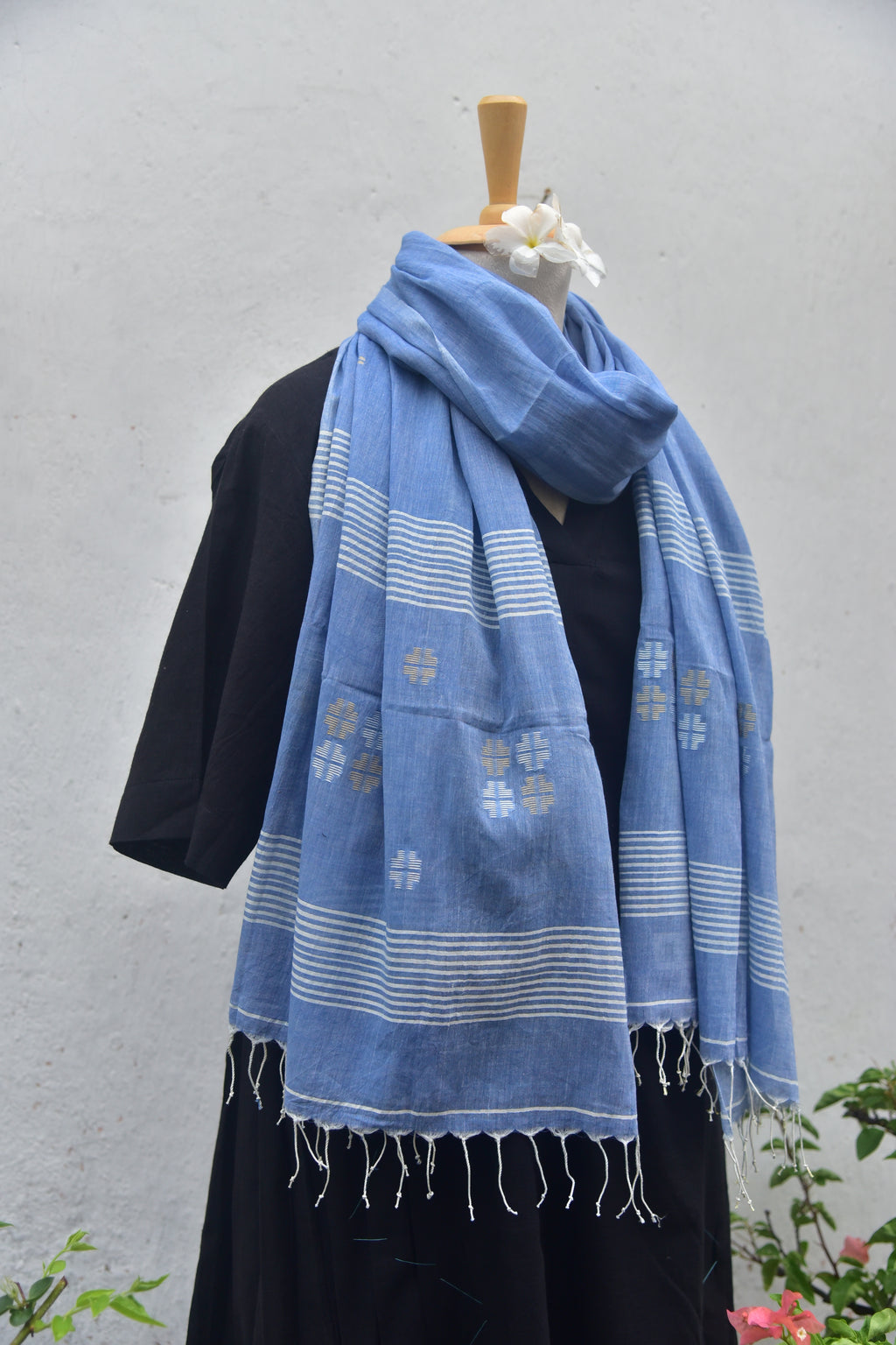 Handwoven Jamdani Stole - Powder Blue