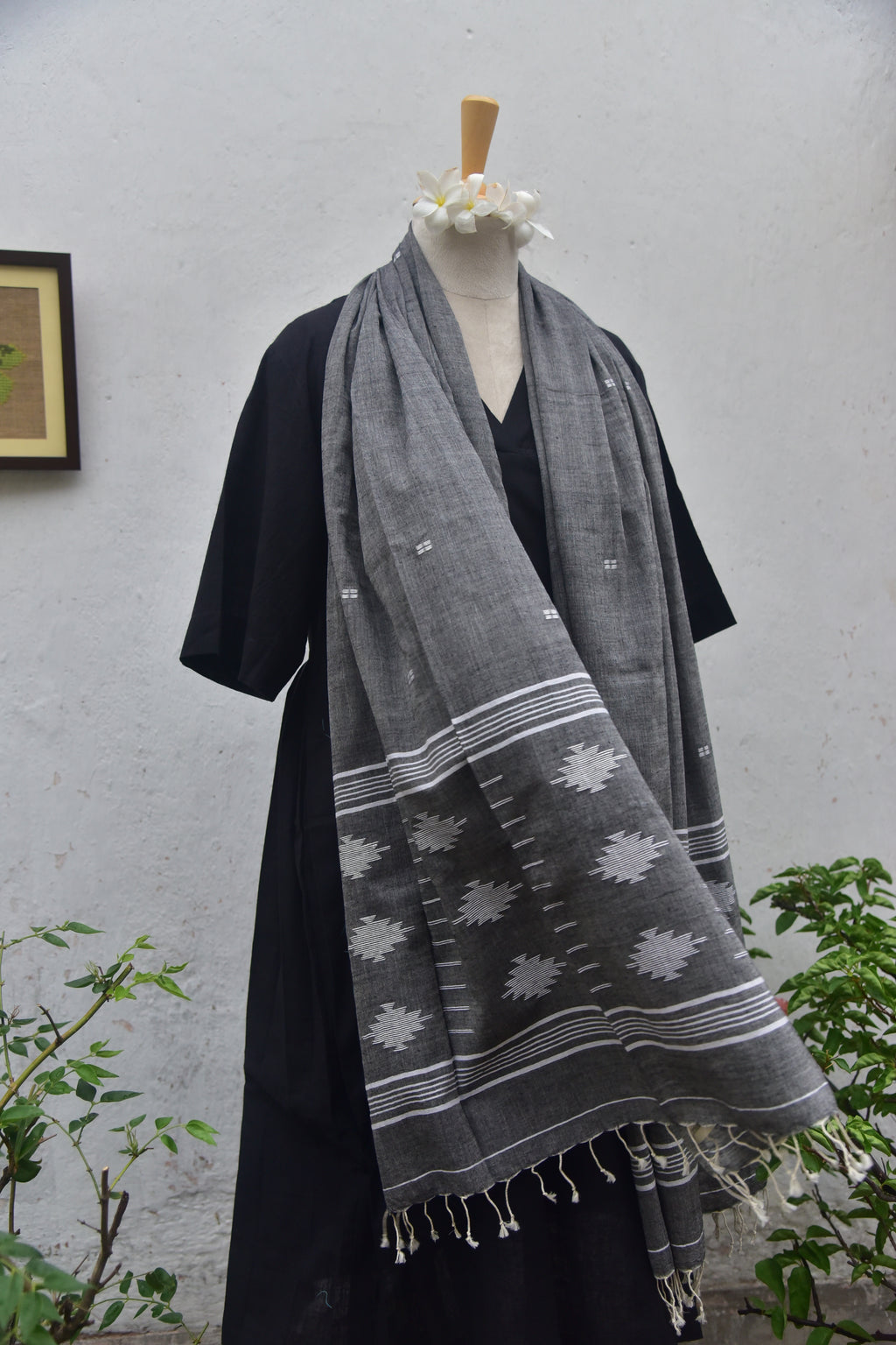 Soft handwoven Jamdani stole in grey side view