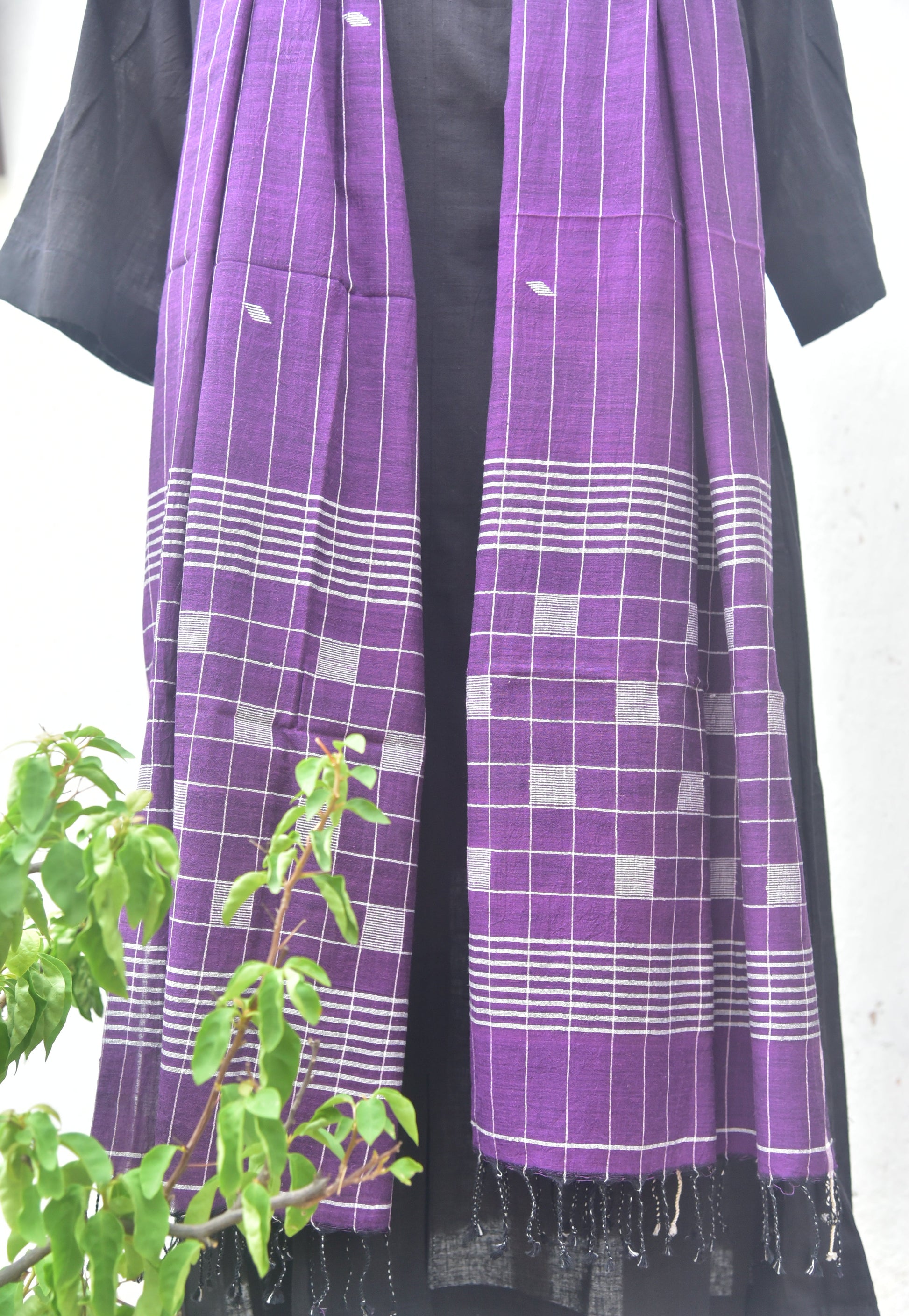 Handwoven Jamdani Stole - Dark purple