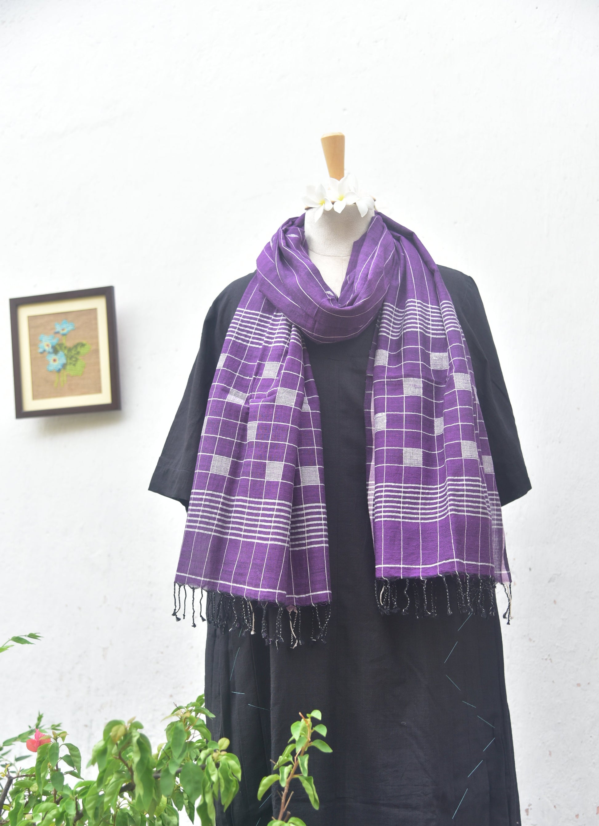 Handwoven Jamdani Stole - Dark purple