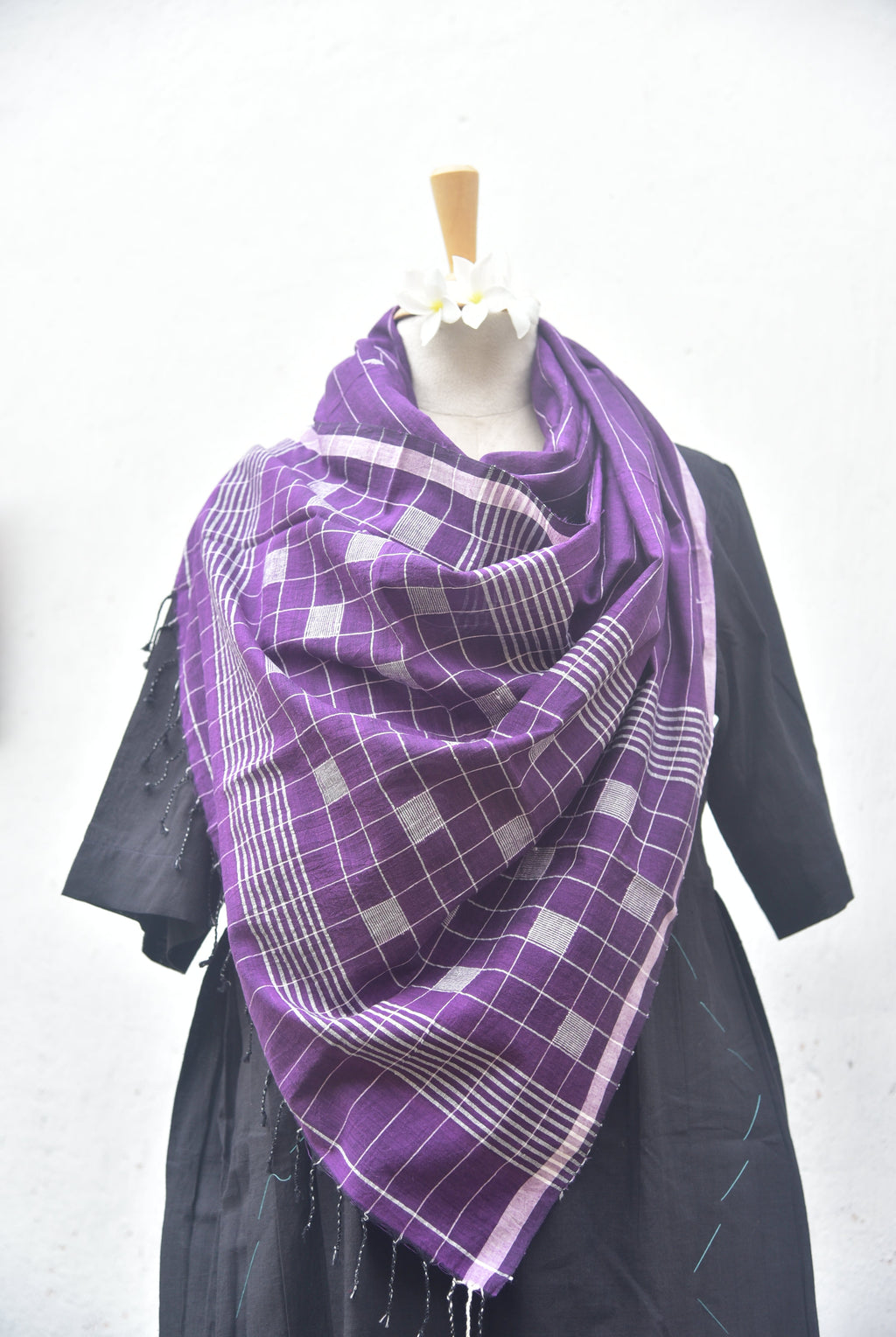 Handwoven Jamdani Stole - Dark purple