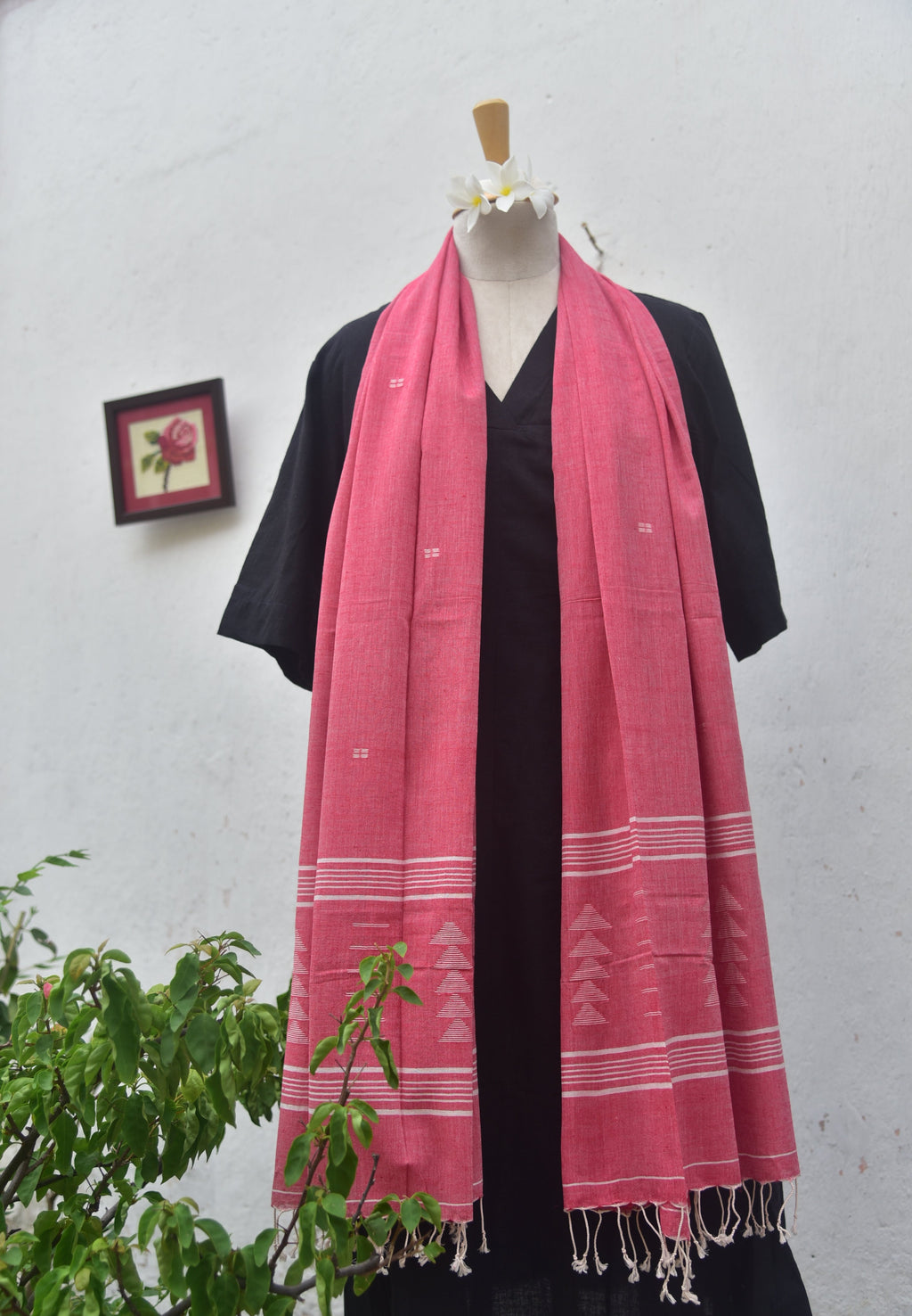 Handwoven jamdani stole soft warm pink front view