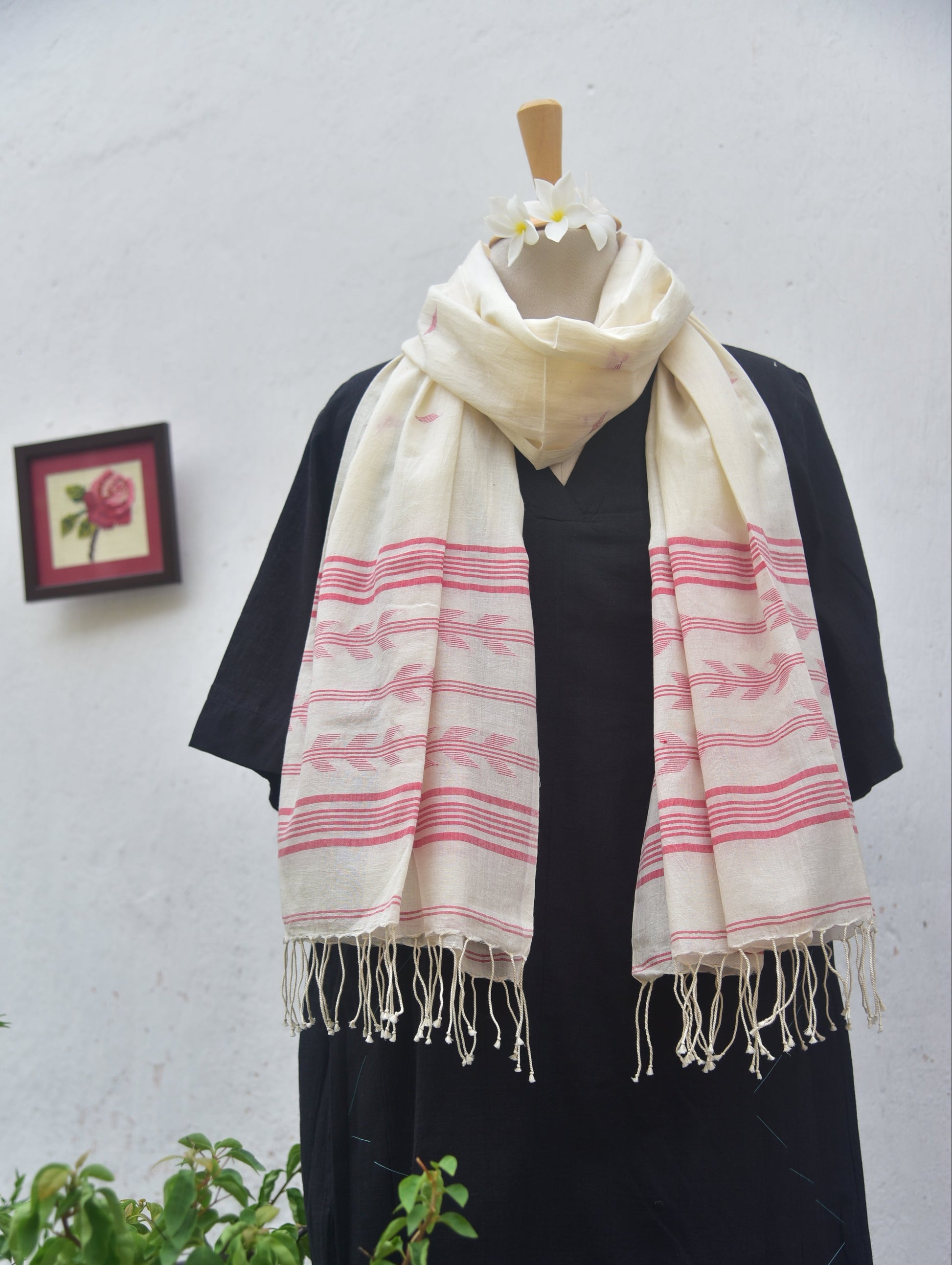 Soft handwoven Jamdani stole in traditional red and white front view