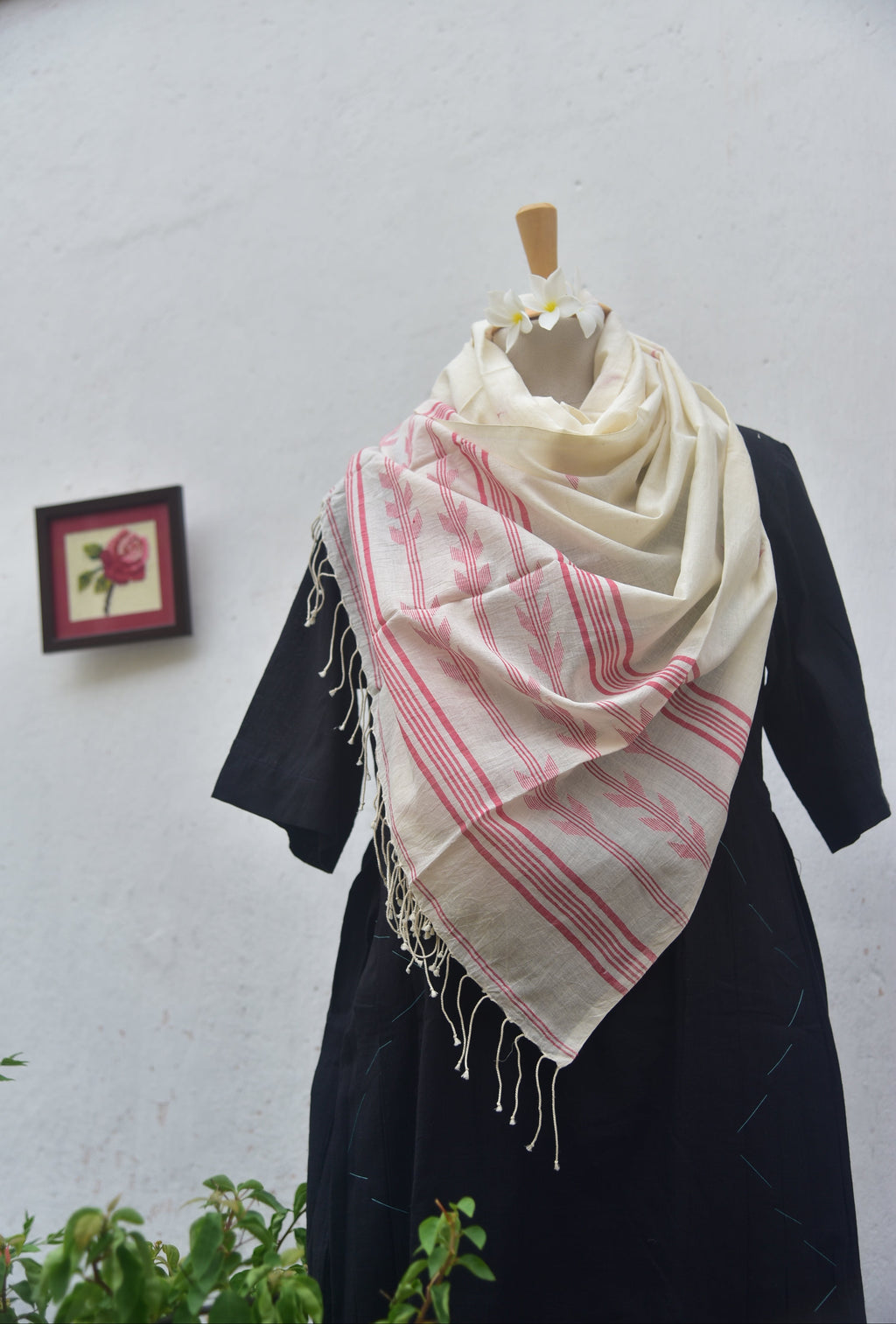 Soft handwoven Jamdani stole in traditional red and white front view