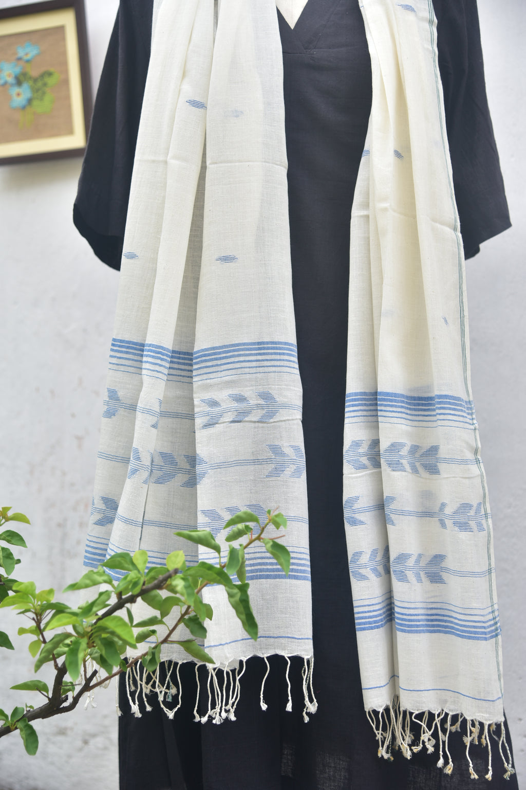 Soft handwoven Jamdani stole in traditional blue and white front view