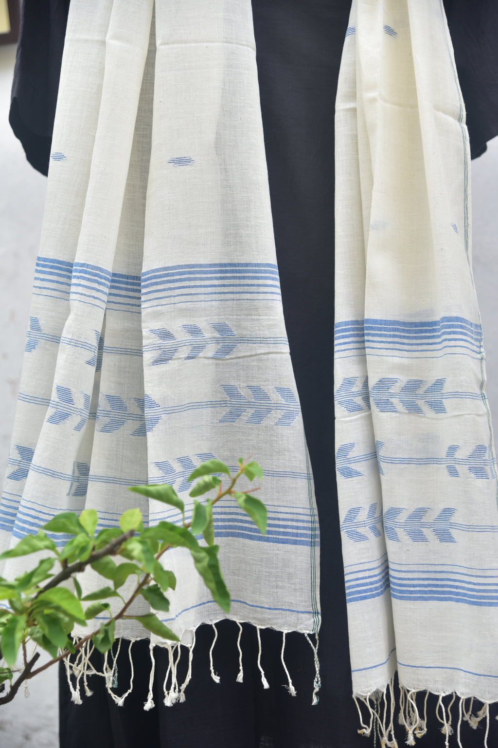 Soft handwoven Jamdani stole in traditional blue and white front view