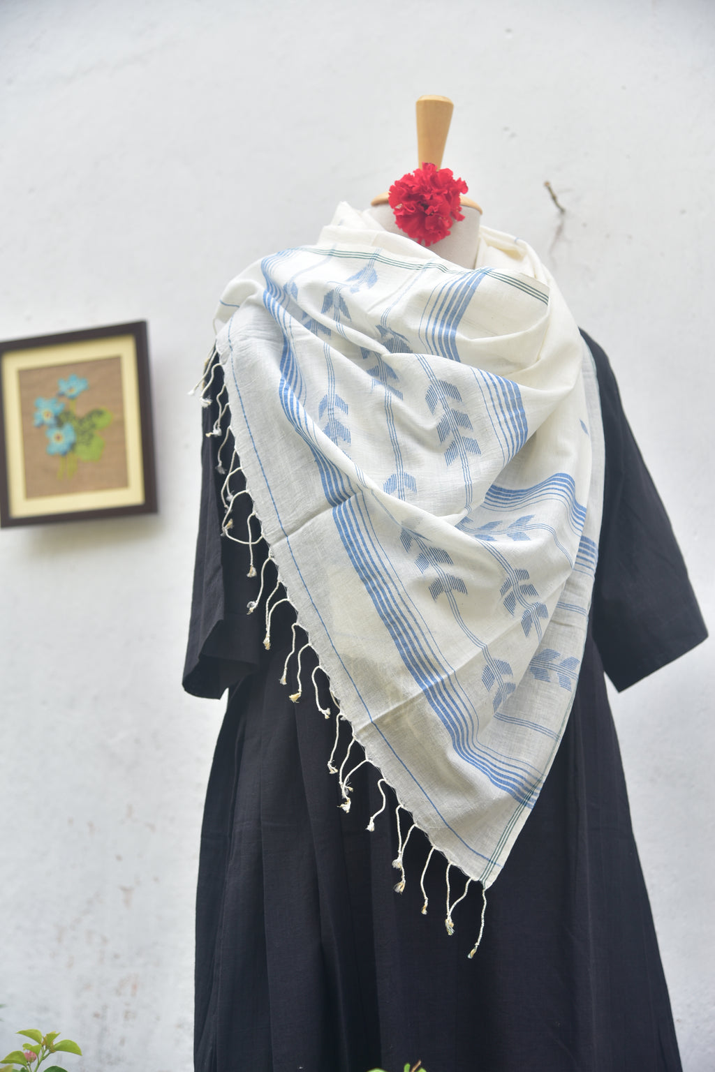 Soft handwoven Jamdani stole in traditional blue and white front view
