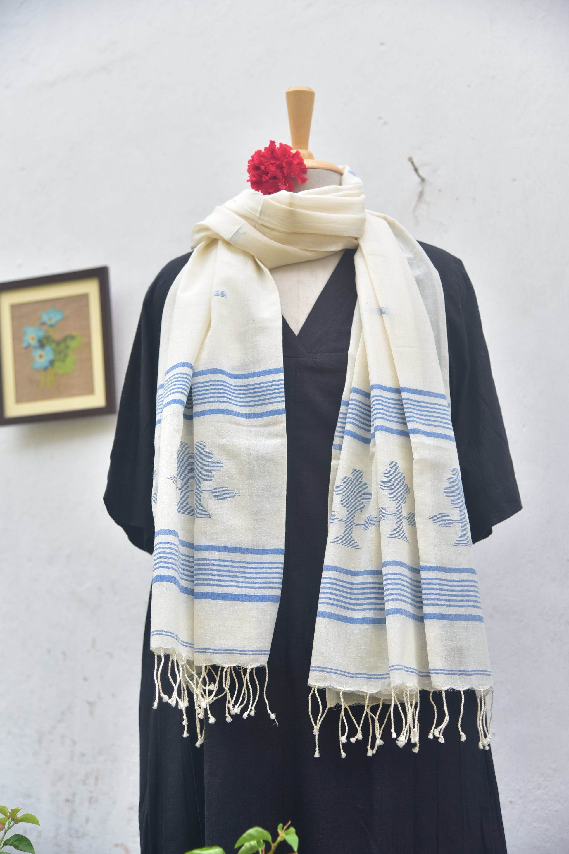 Soft handwoven Jamdani stole in blue and white front view