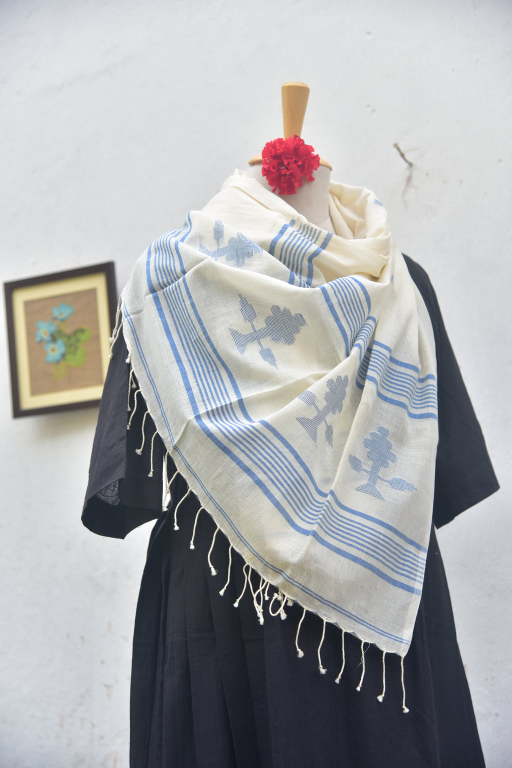 Soft handwoven Jamdani stole in blue and white front view