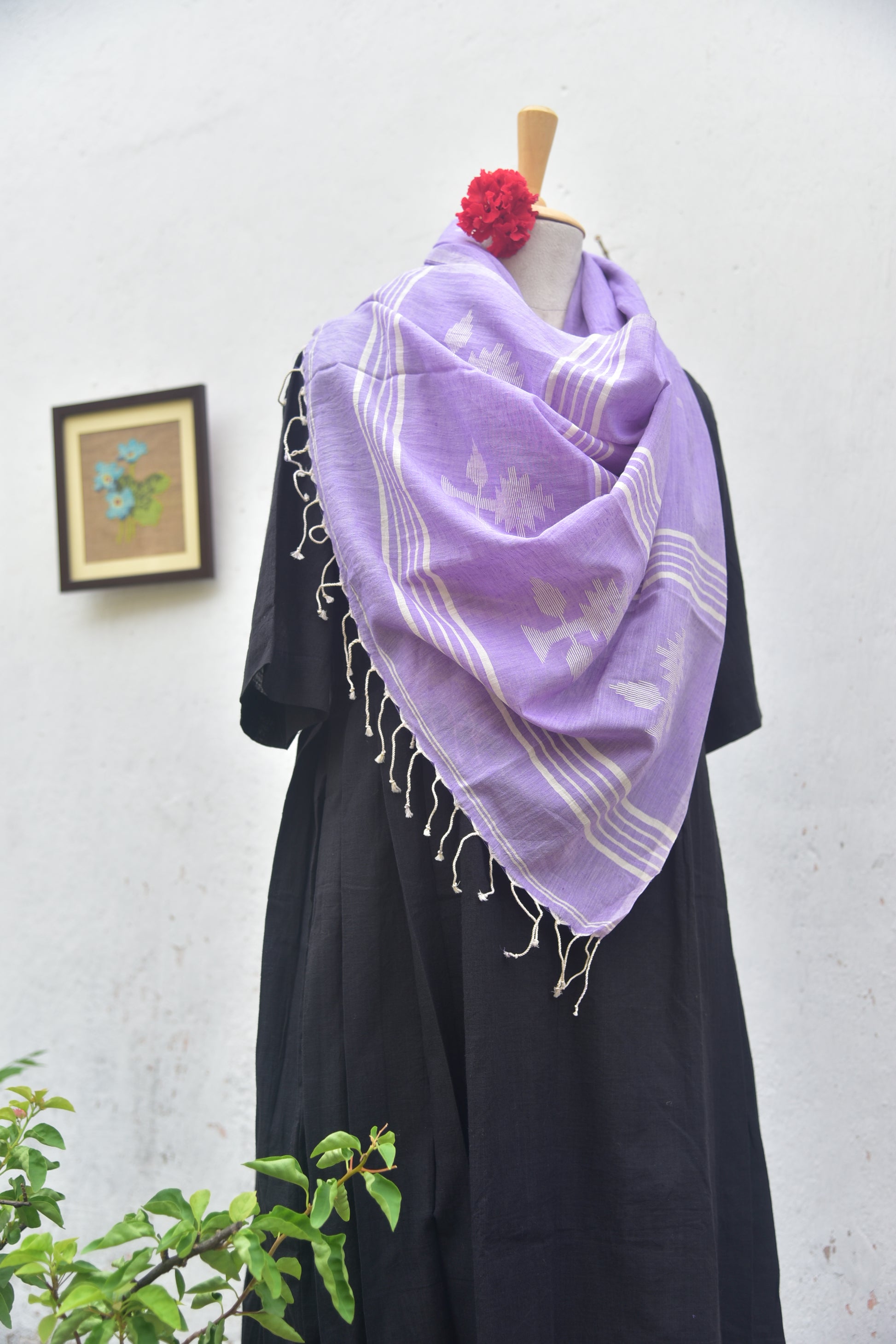 Handwoven Jamdani Stole - Lavender Lush