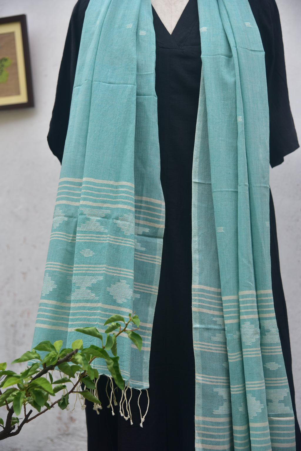 Soft handwoven Jamdani stole in aquamarine hue front view
