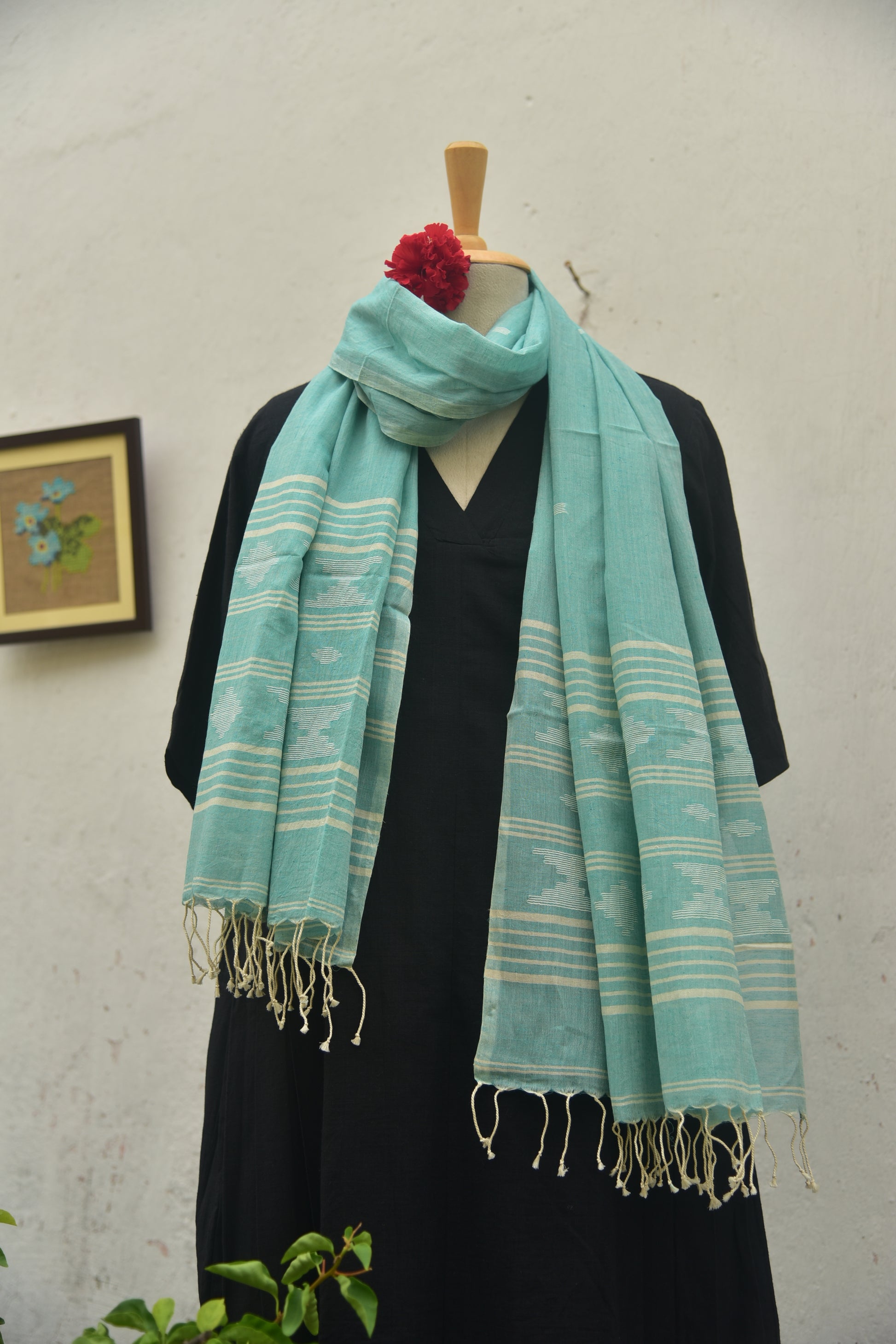 Soft handwoven Jamdani stole in aquamarine hue front view