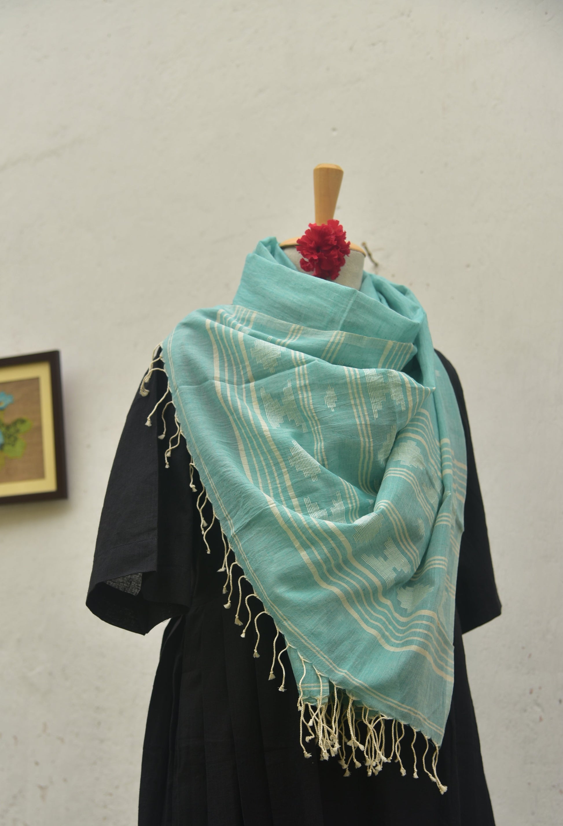 Soft handwoven Jamdani stole in aquamarine hue front view