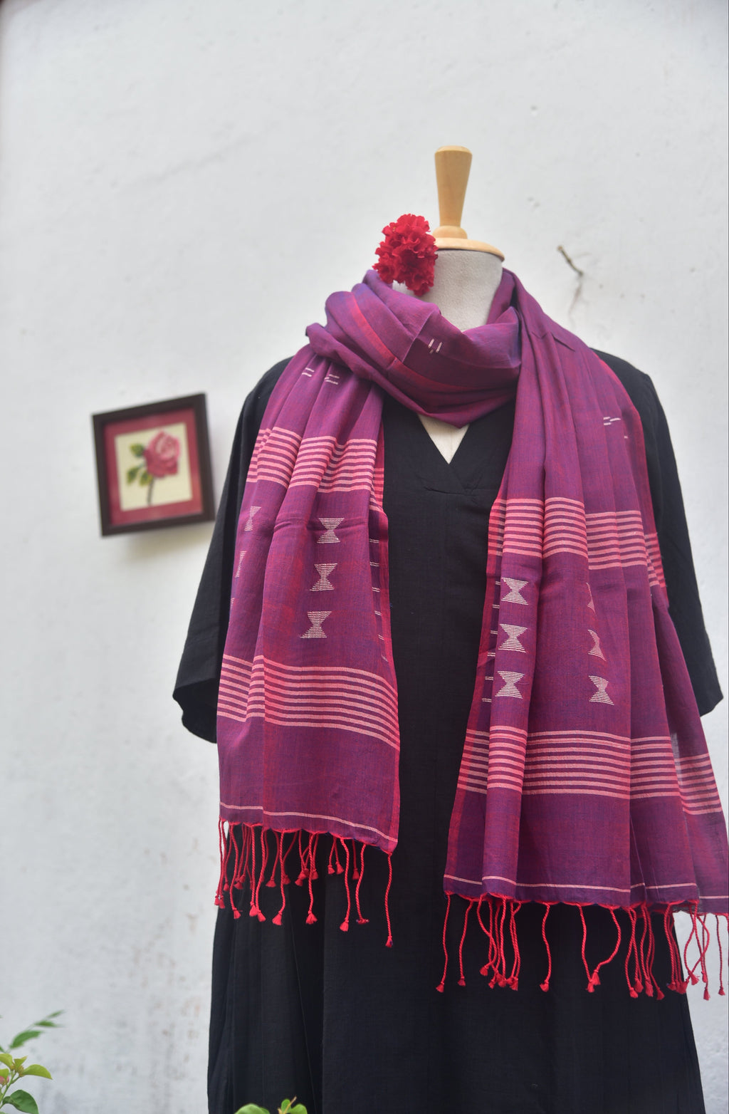 Handwoven jamdani stole plum colour front view
