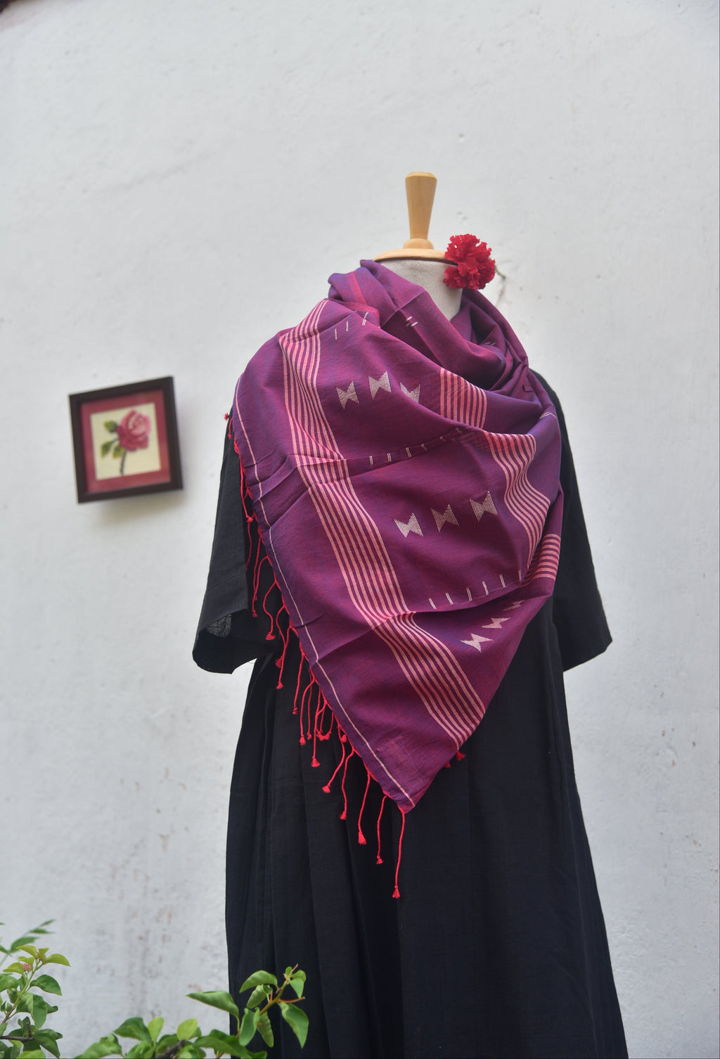 Handwoven jamdani stole plum colour front view