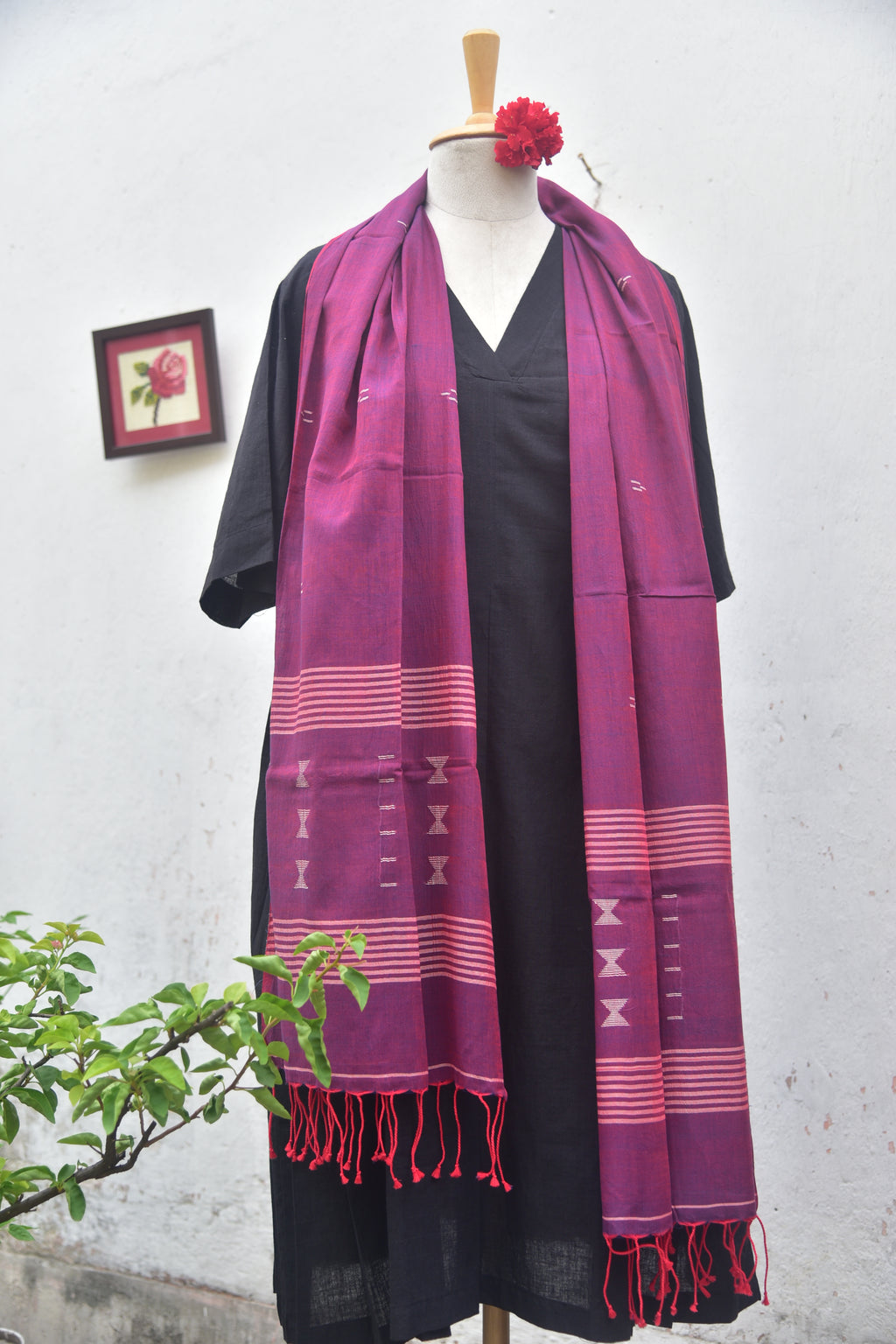Handwoven jamdani stole plum colour front view