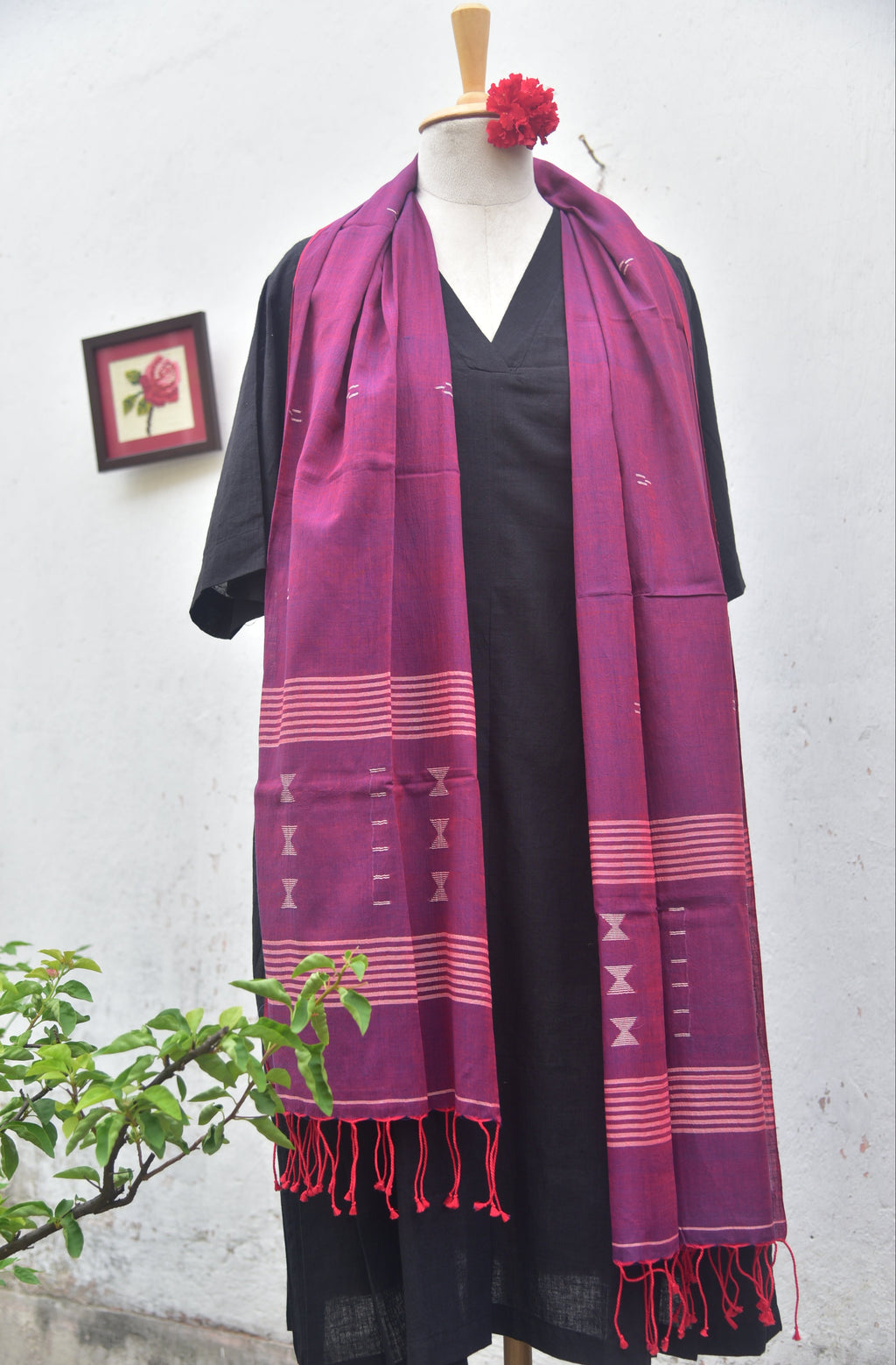 Handwoven jamdani stole plum colour front view