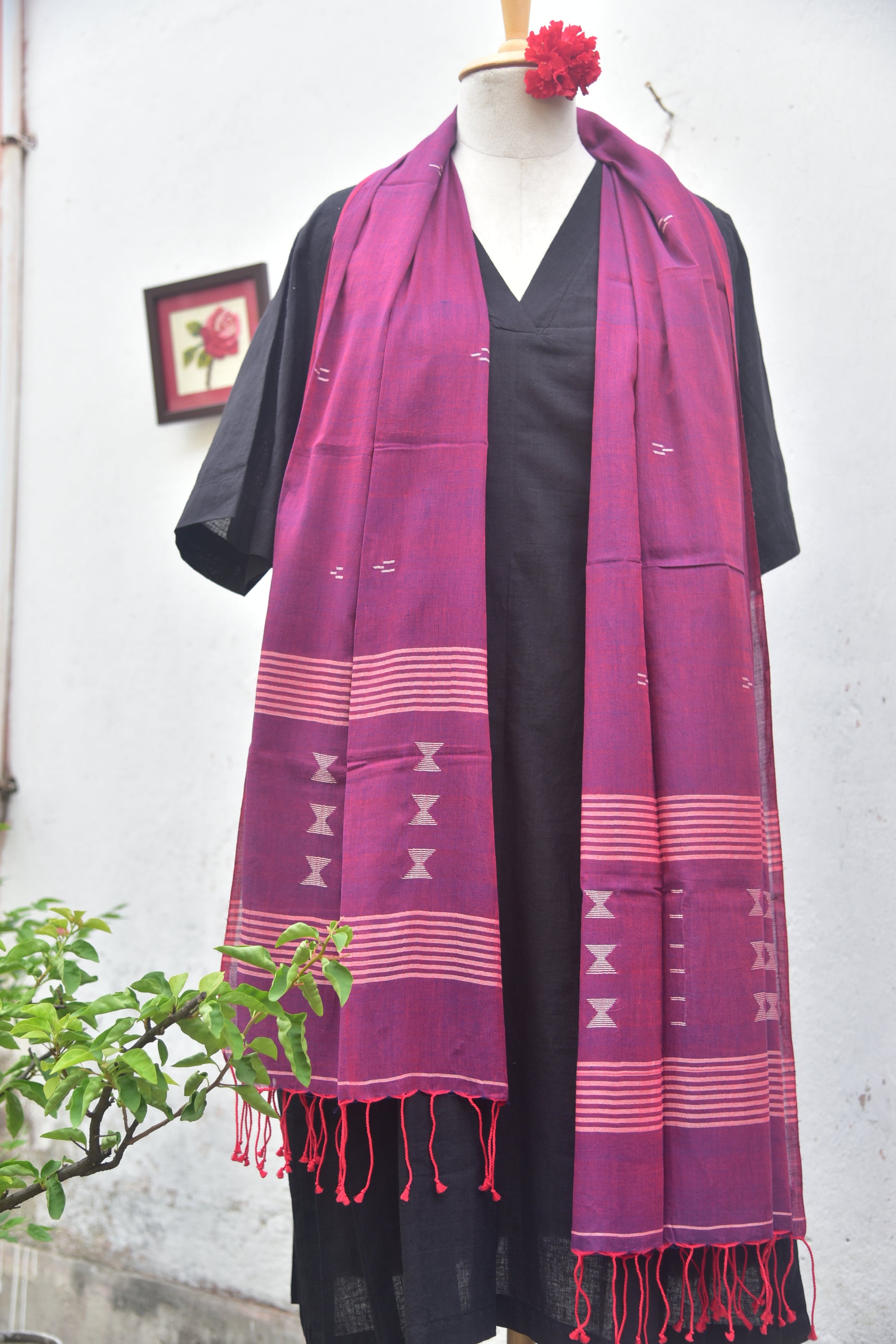 Handwoven Jamdani Stole - Dual Tone