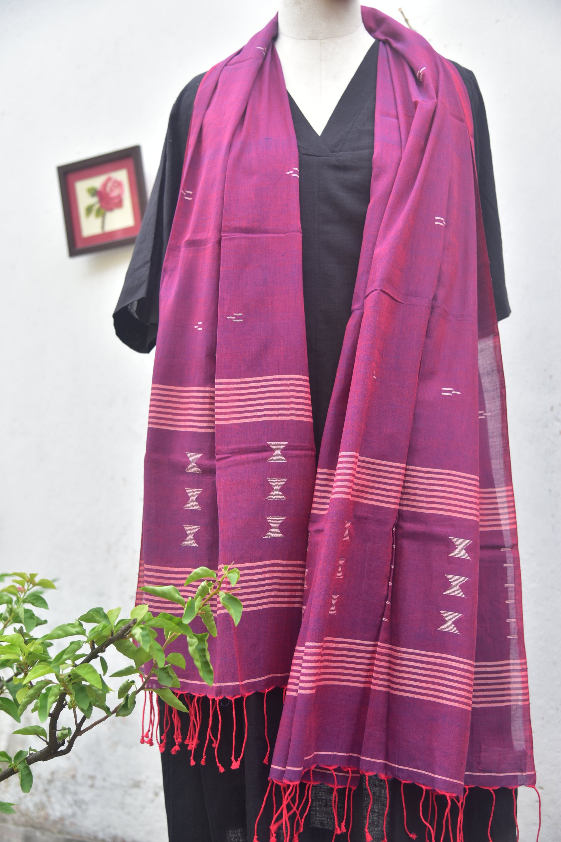 Handwoven Jamdani Stole - Dual Tone