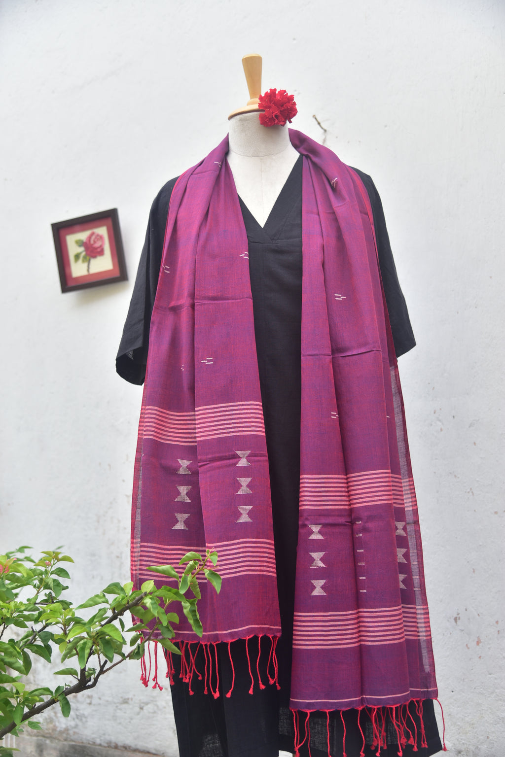 Handwoven jamdani stole plum colour front view