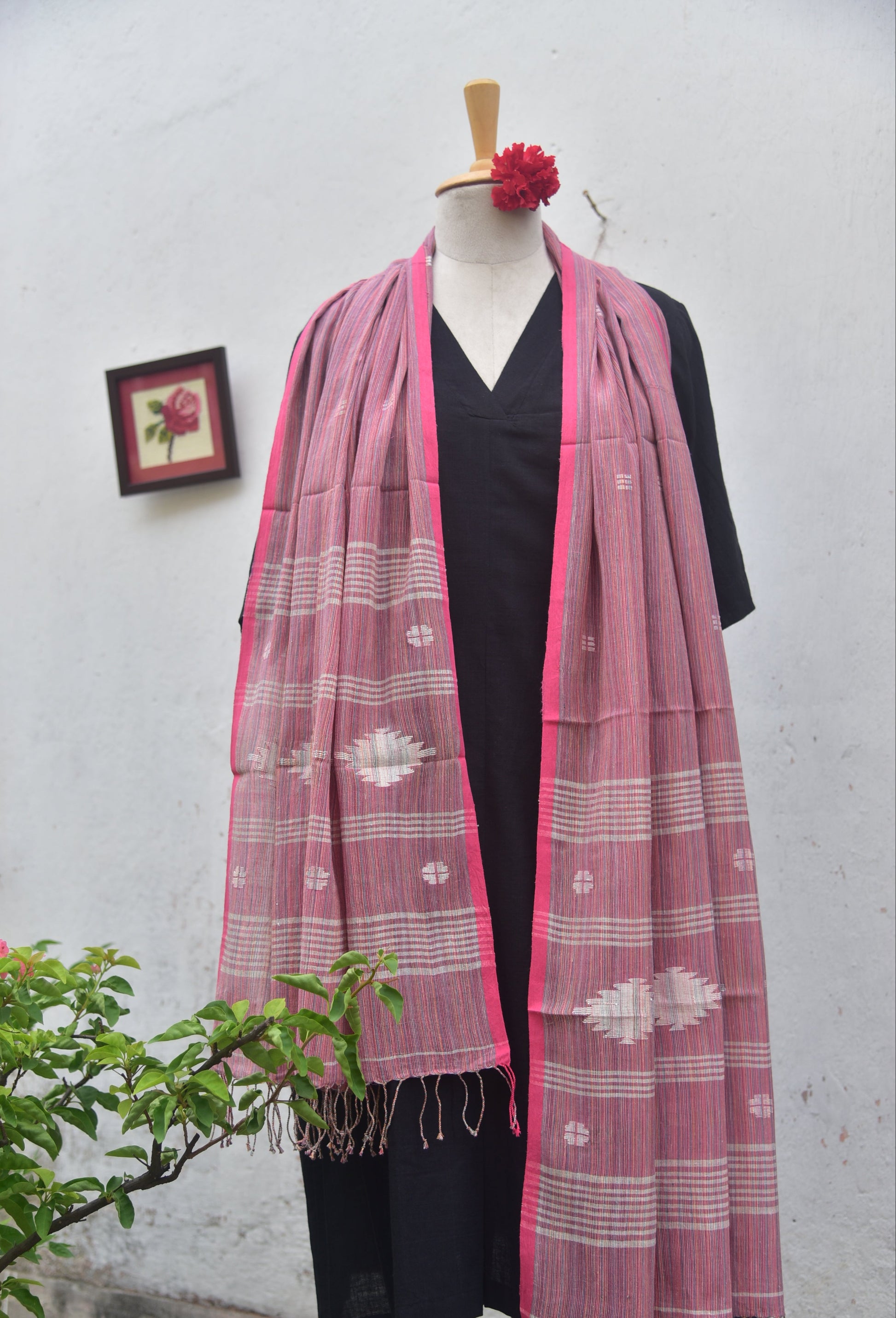 Soft handwoven Jamdani stole in pink narrow stripes front view