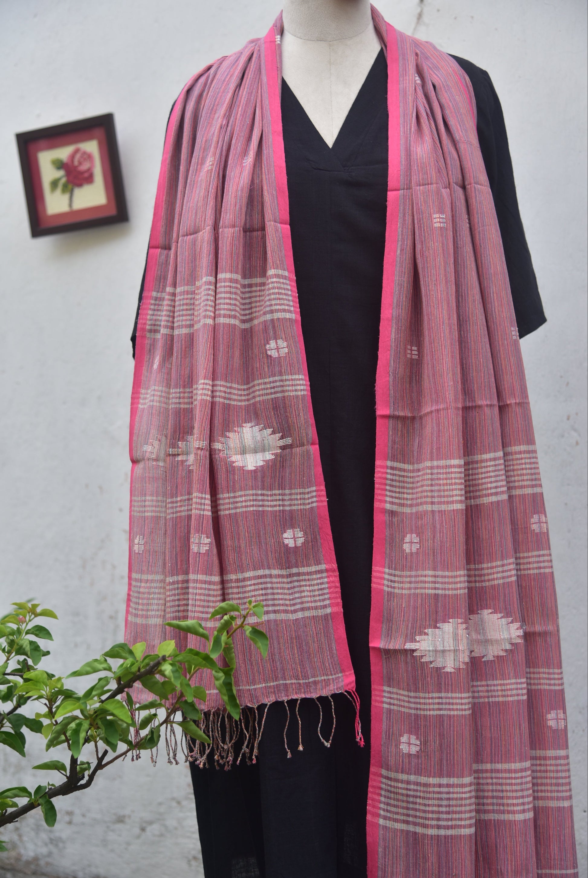 Soft handwoven Jamdani stole in pink narrow stripes front view