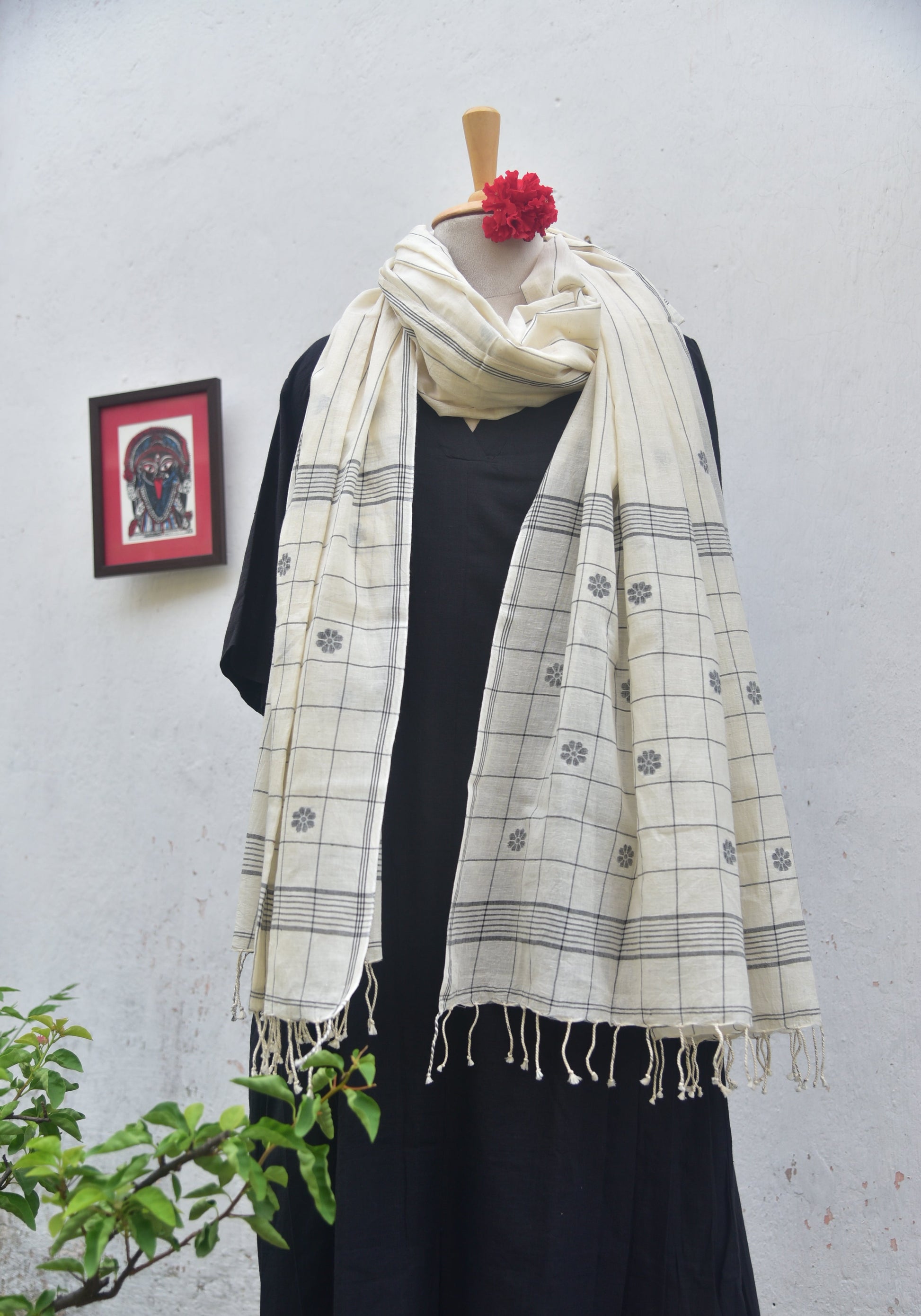 Soft handwoven Jamdani dupatta in black and white combination front view