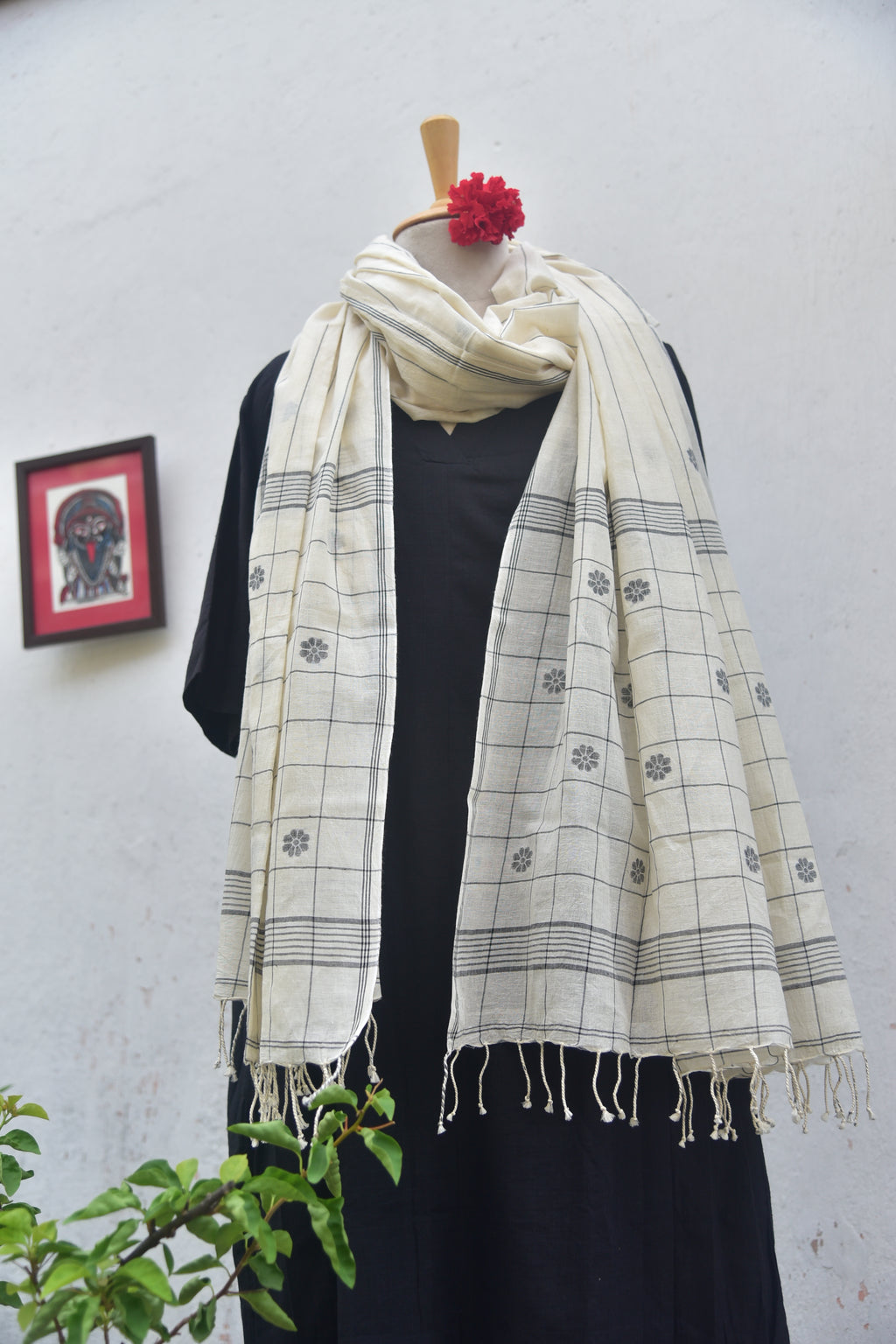 Soft handwoven Jamdani dupatta in black and white combination front view