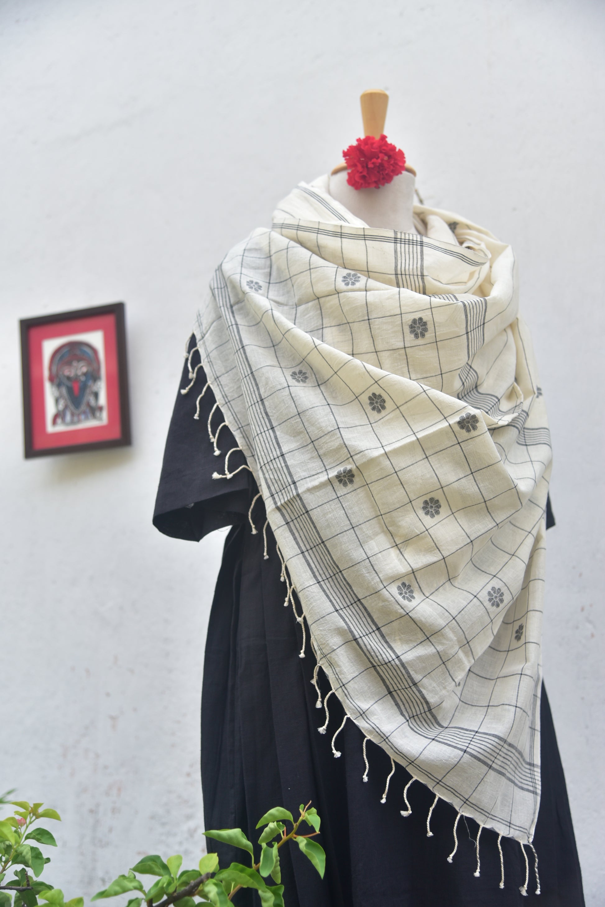 Soft handwoven Jamdani dupatta in black and white combination front view