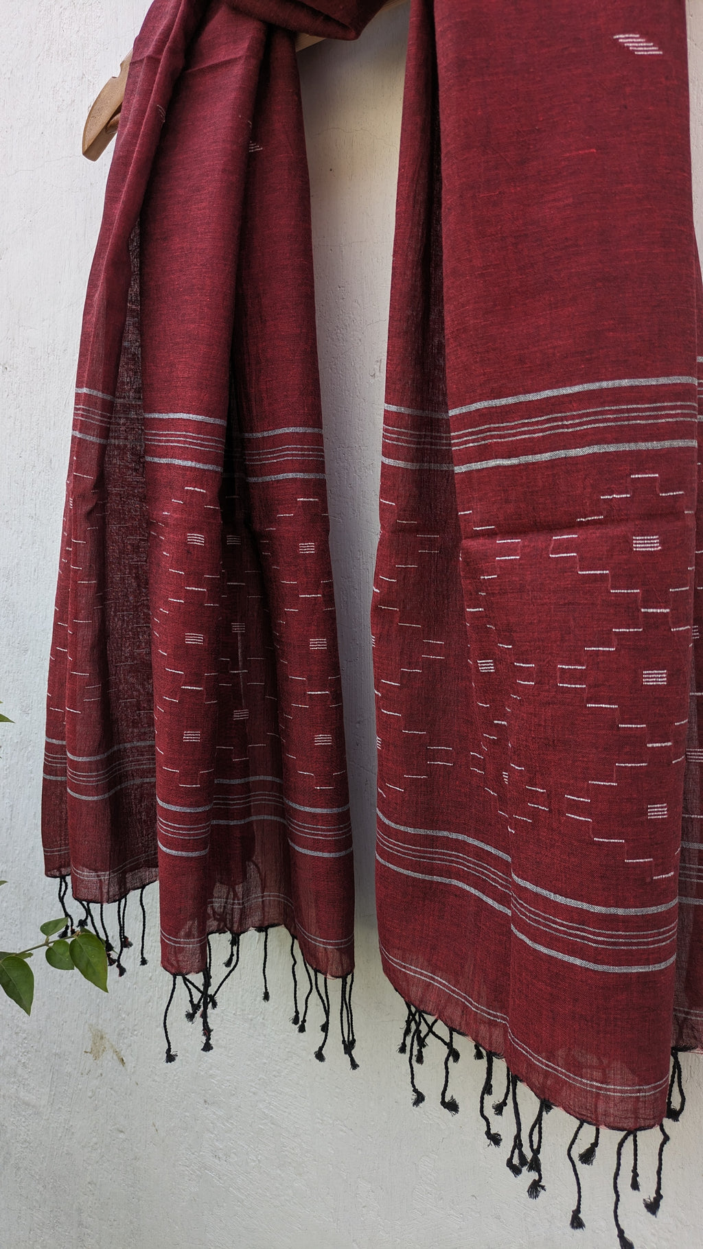 Handwoven Jamdani Stole - Maroon