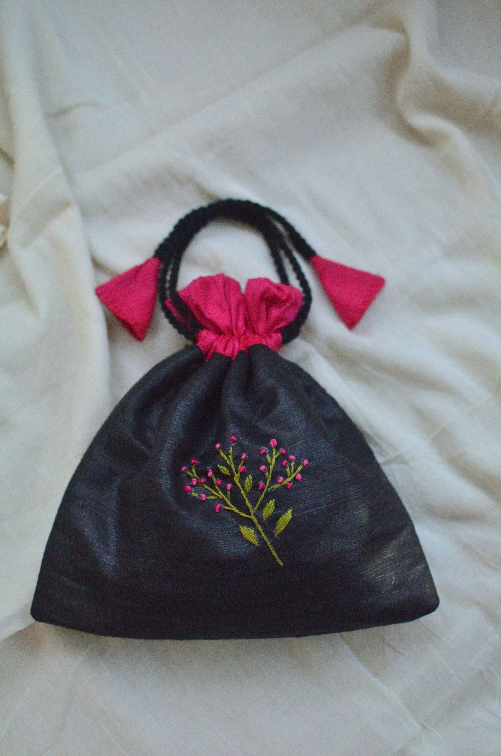 Gypsophila - raw silk potli image 3