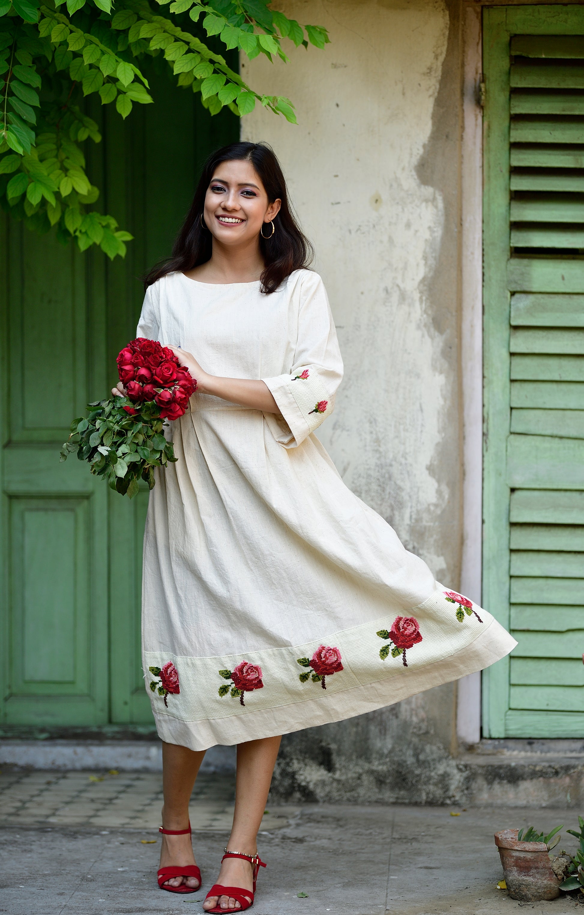 Rose dress image 0